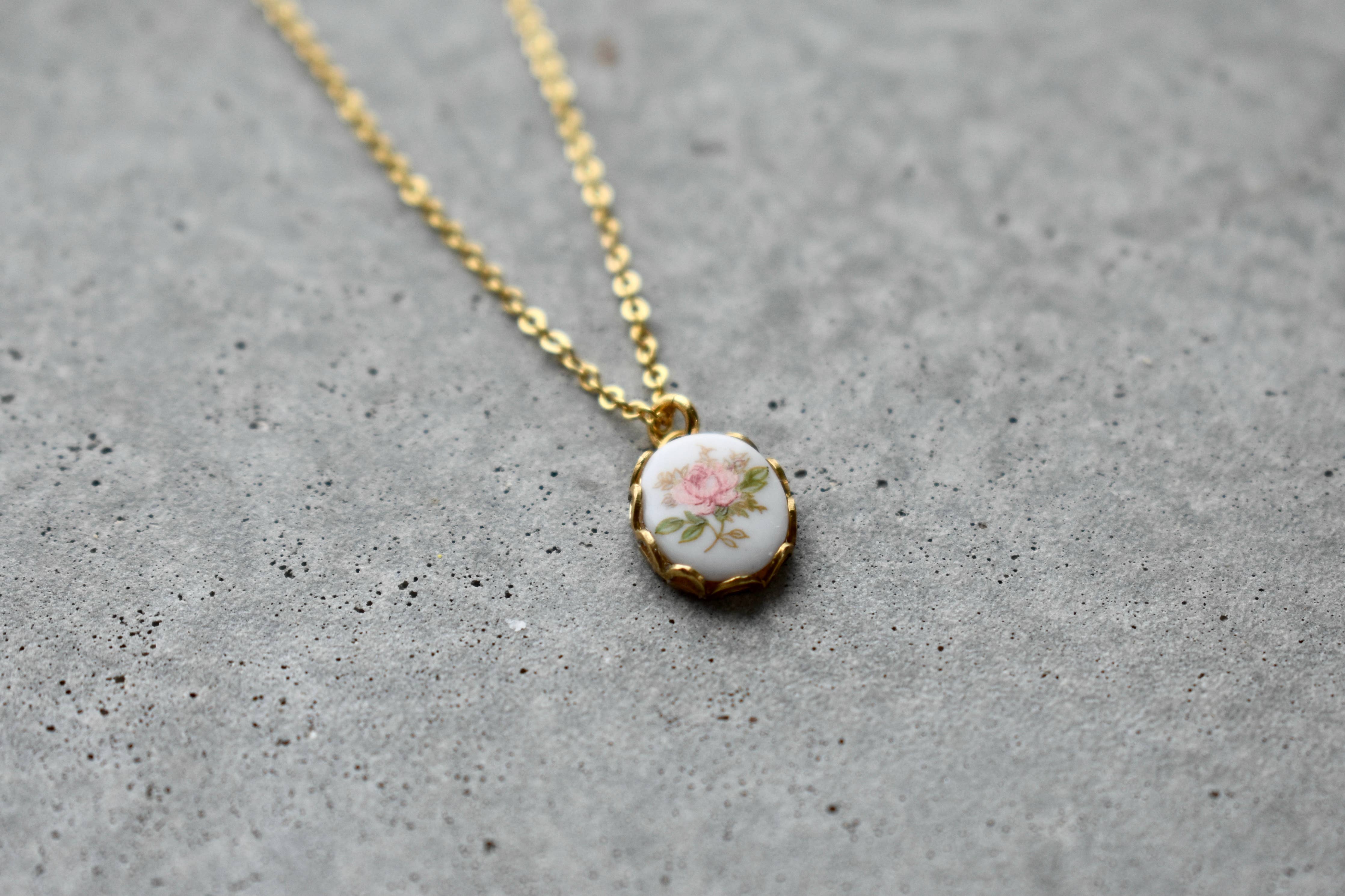 60's Vintage Floral Necklace