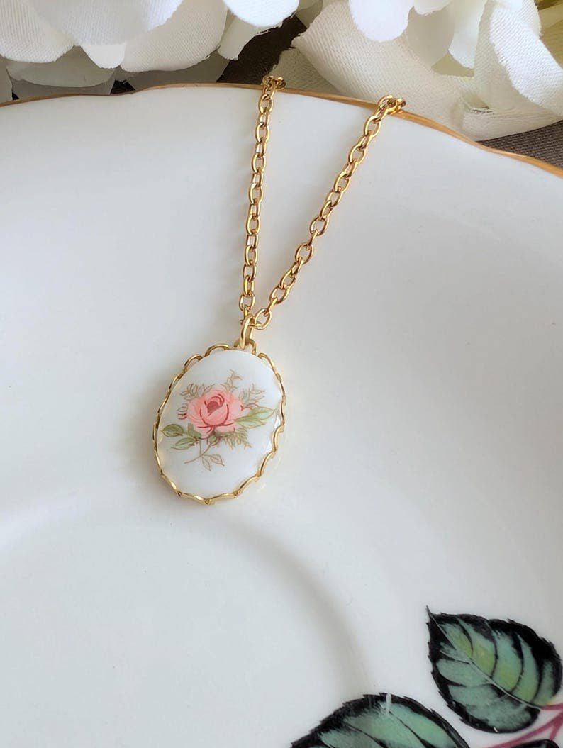 Vintage 1980s Rose Necklace