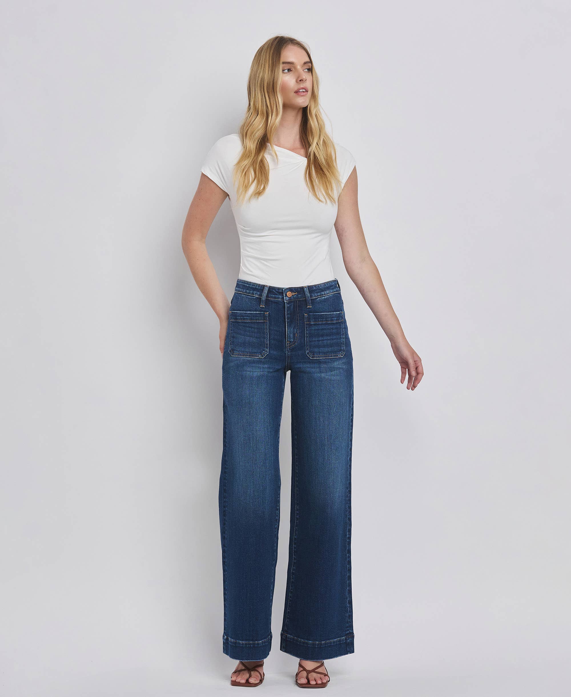 PATCH POCKET JEANS