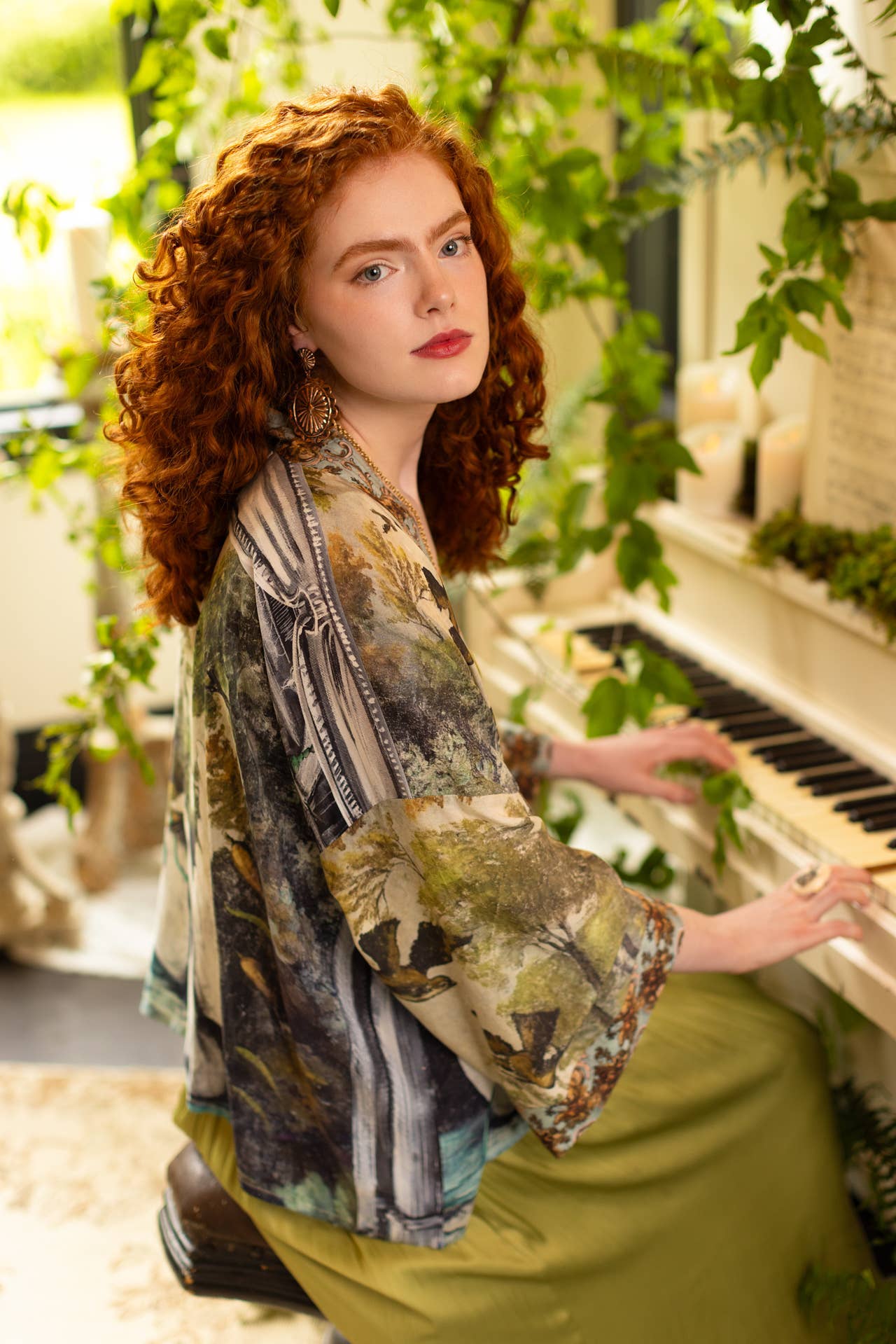 Theatre of Dreams Pixie Duster Cropped Kimono w/ Swan - Out of the Blue