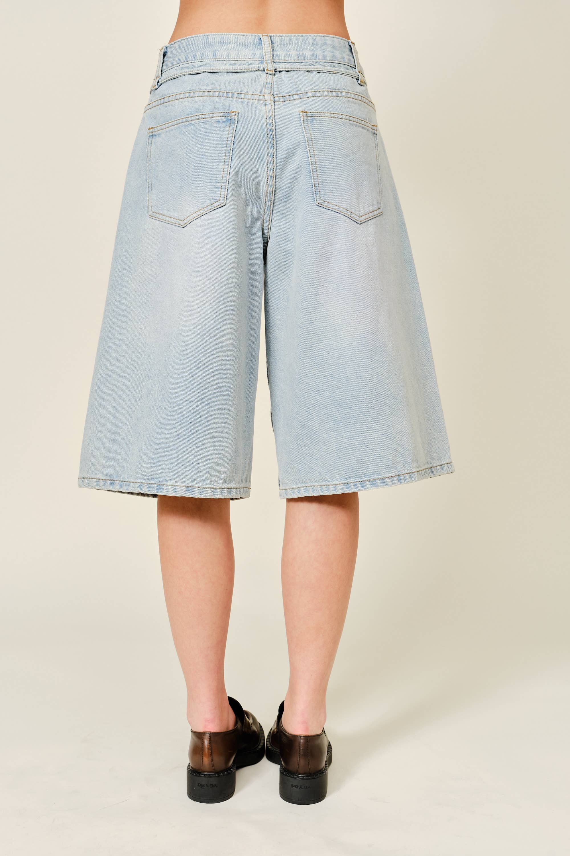 AJP5733 BELTED DETAIL BERMUDA DENIM SHORTS - Out of the Blue