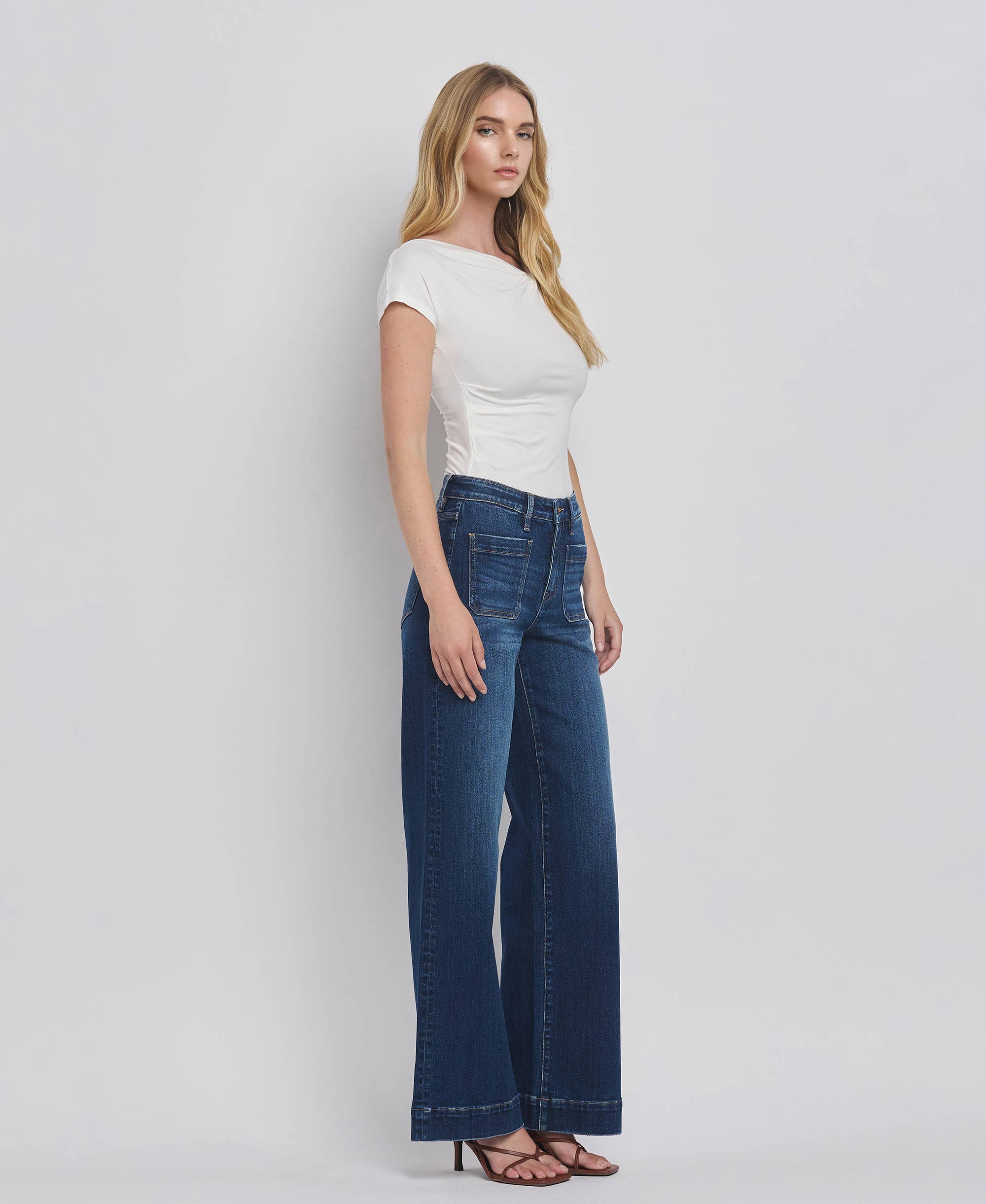 PATCH POCKET JEANS
