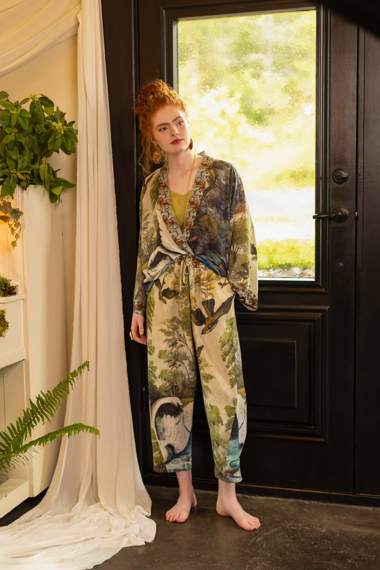 Theatre of Dreams Linen Cropped Artist Pant w/ Swan, Birds - Out of the Blue