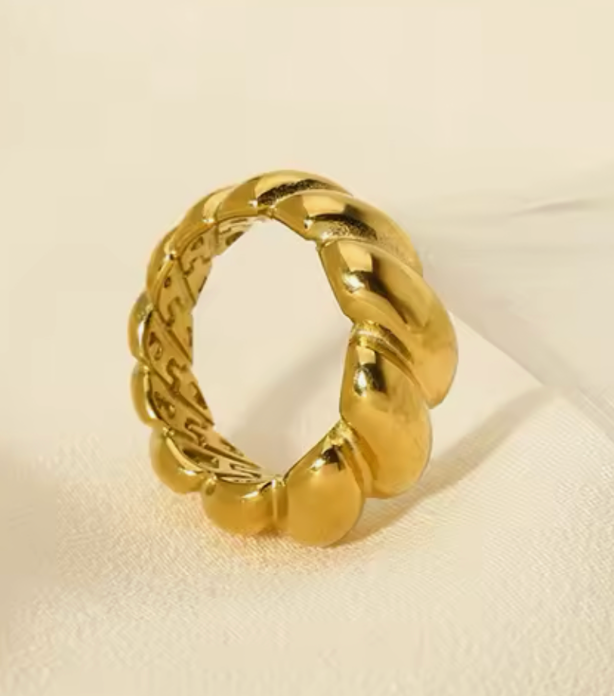 Croissant Rope Chunky Ring - Out of the Blue