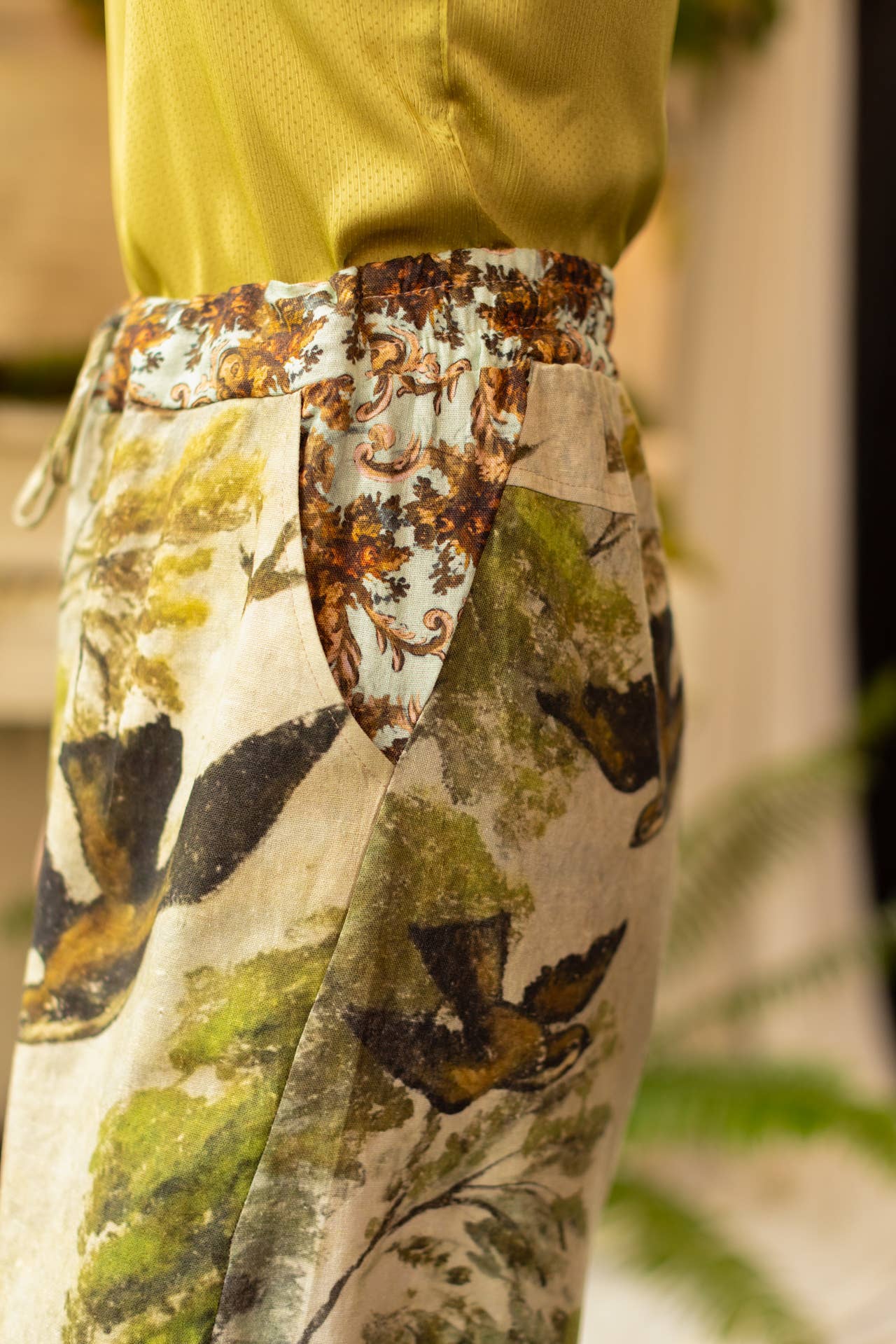 Theatre of Dreams Linen Cropped Artist Pant w/ Swan, Birds - Out of the Blue