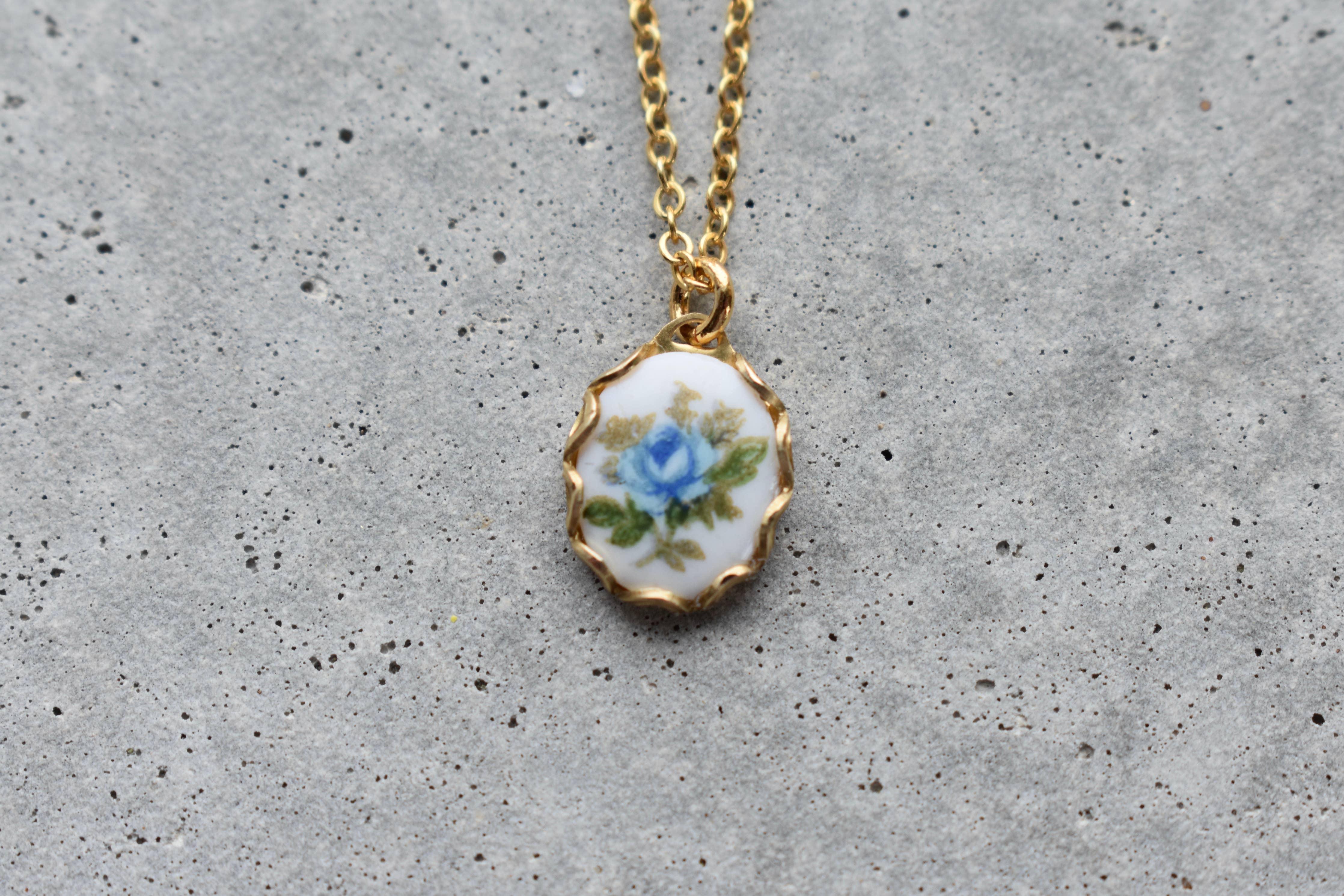 60's Vintage Floral Necklace