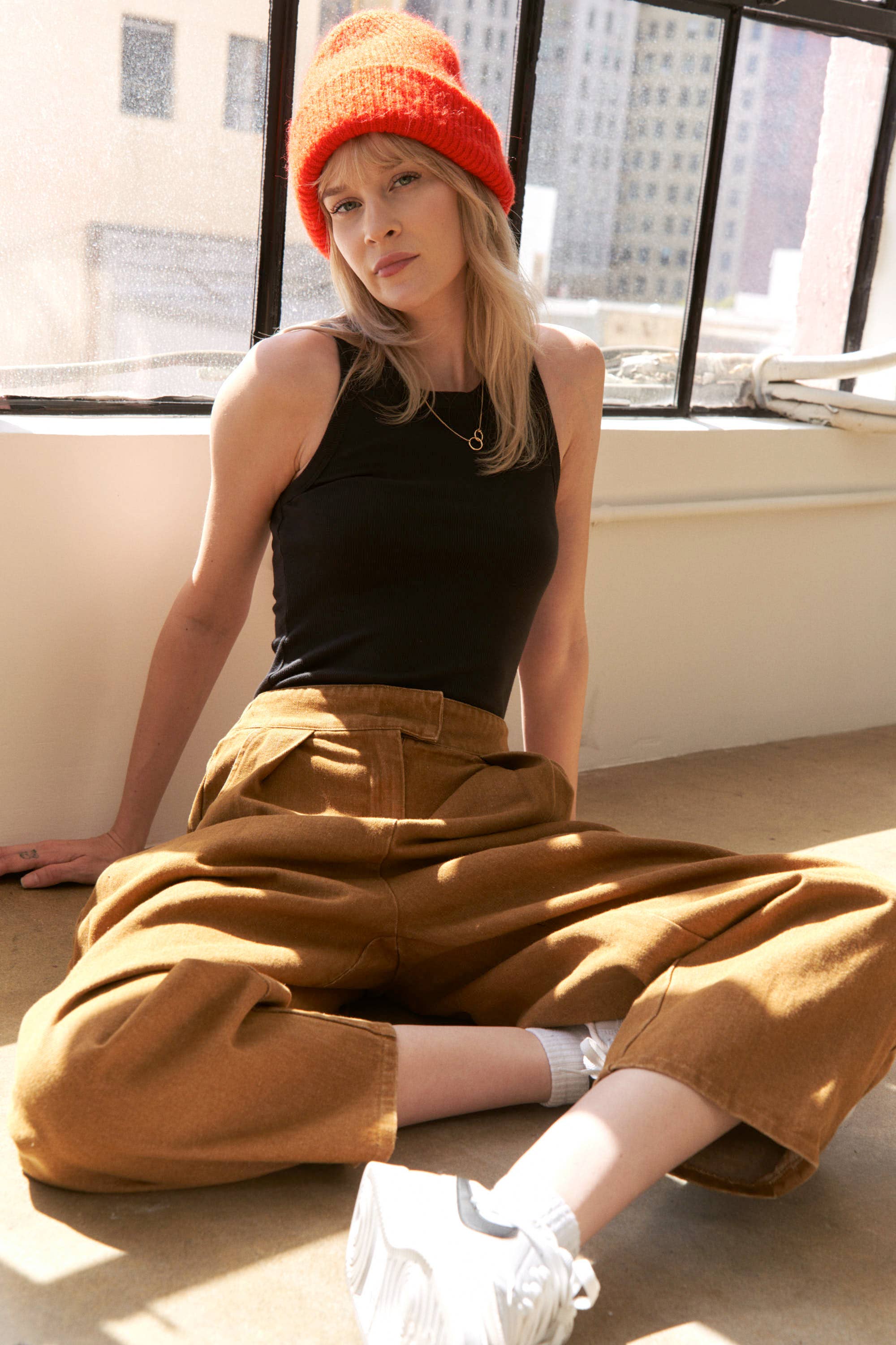 HIGH WAIST PLEATED TROUSERS - Out of the Blue