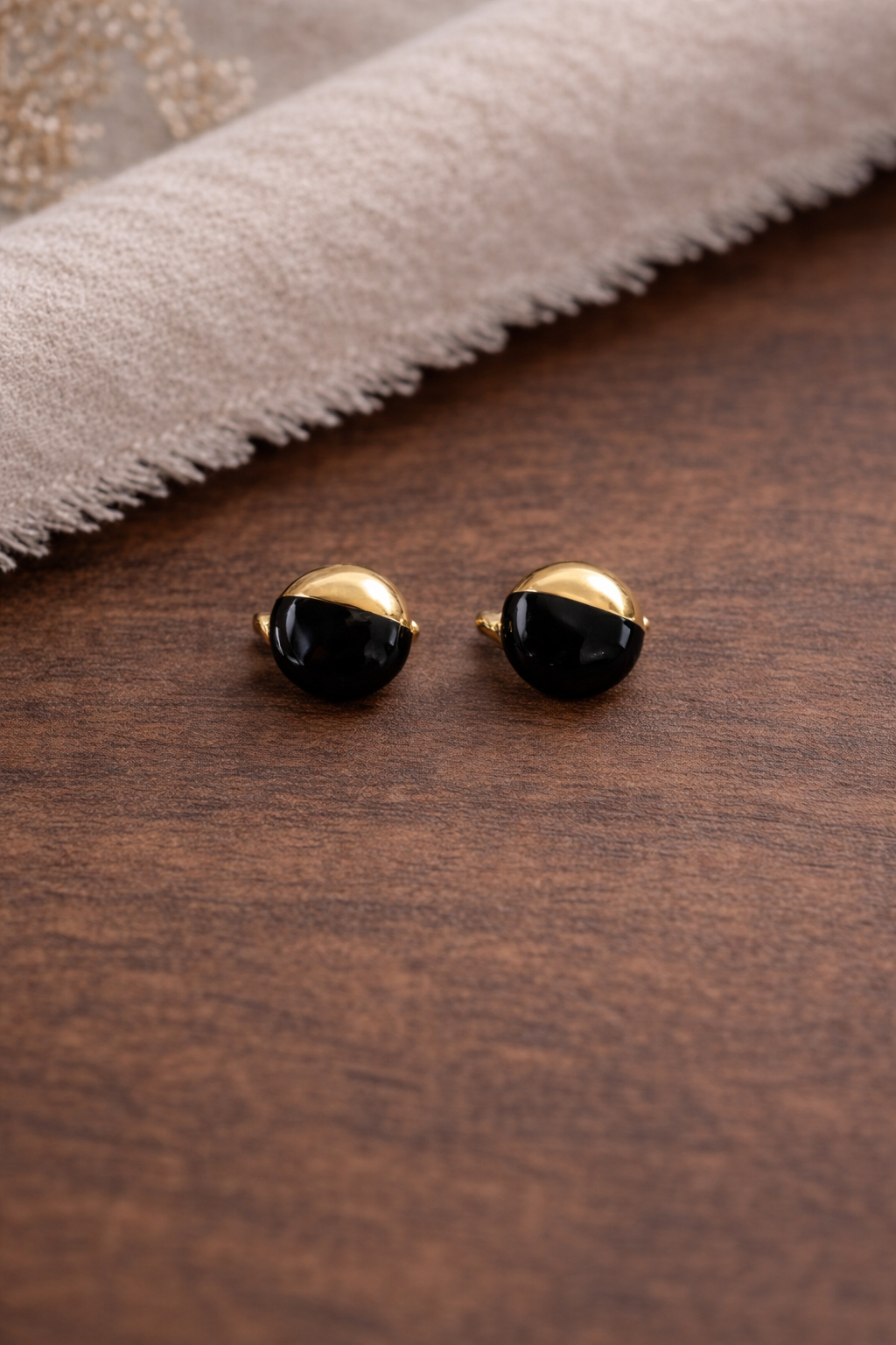 Circle Ceramic Studs