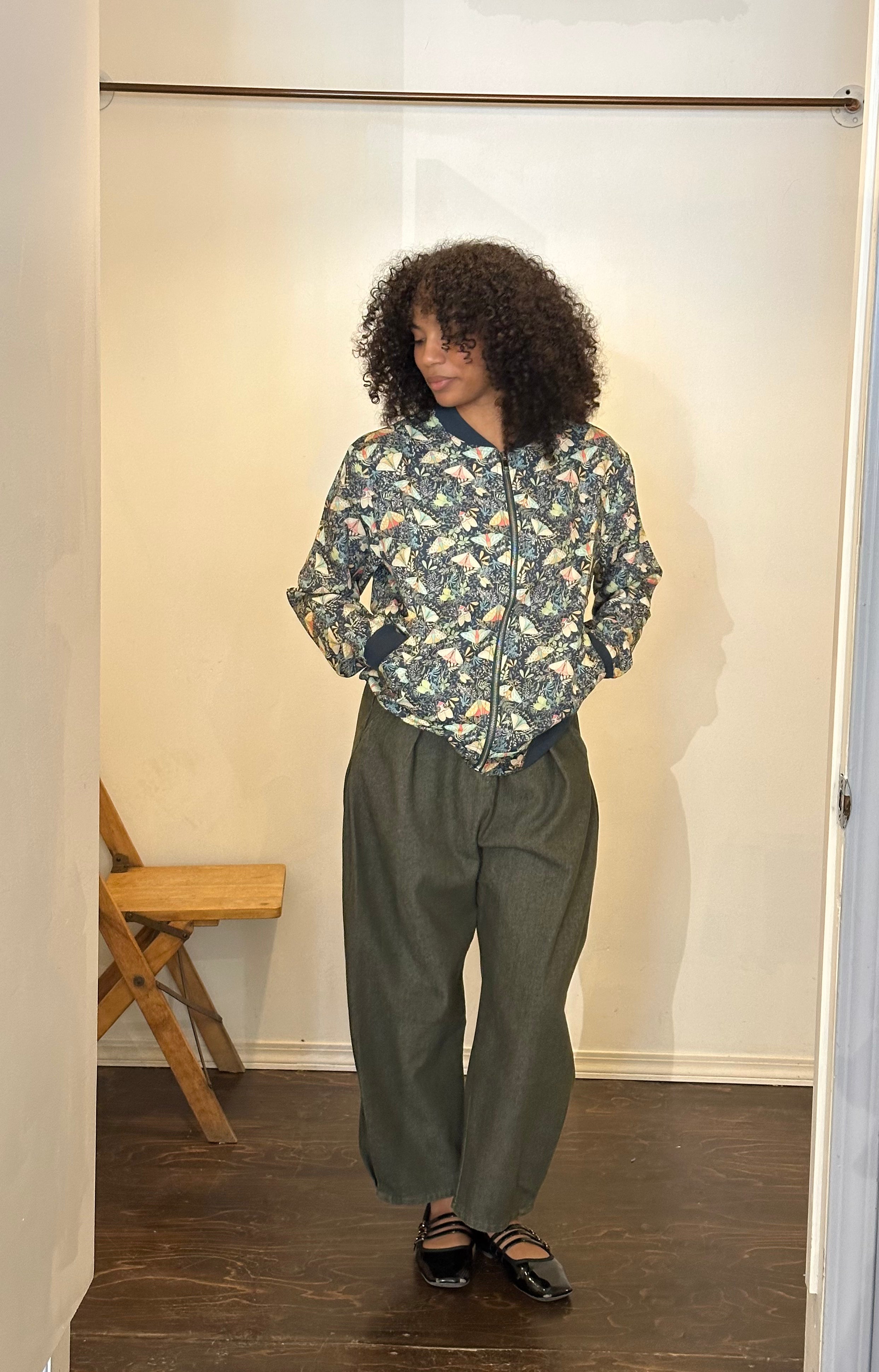 HIGH WAIST PLEATED TROUSERS - Out of the Blue
