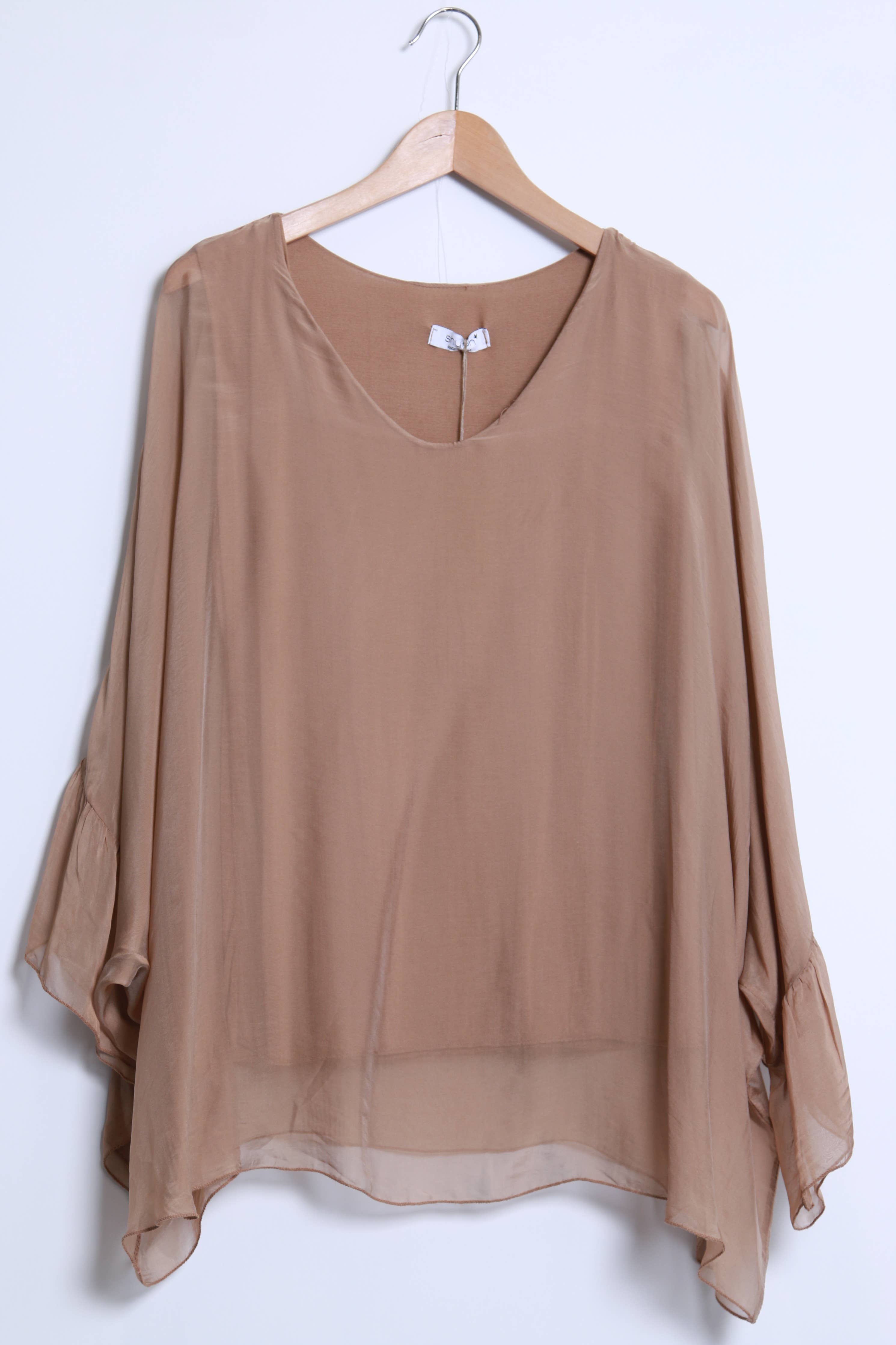 Loose fluid blouse with long sleeves and V-neck 15806 - Out of the Blue