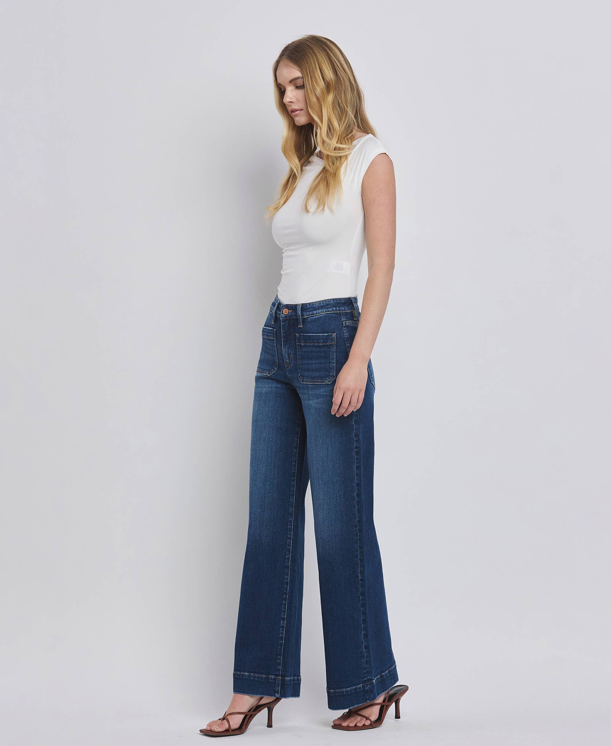 PATCH POCKET JEANS