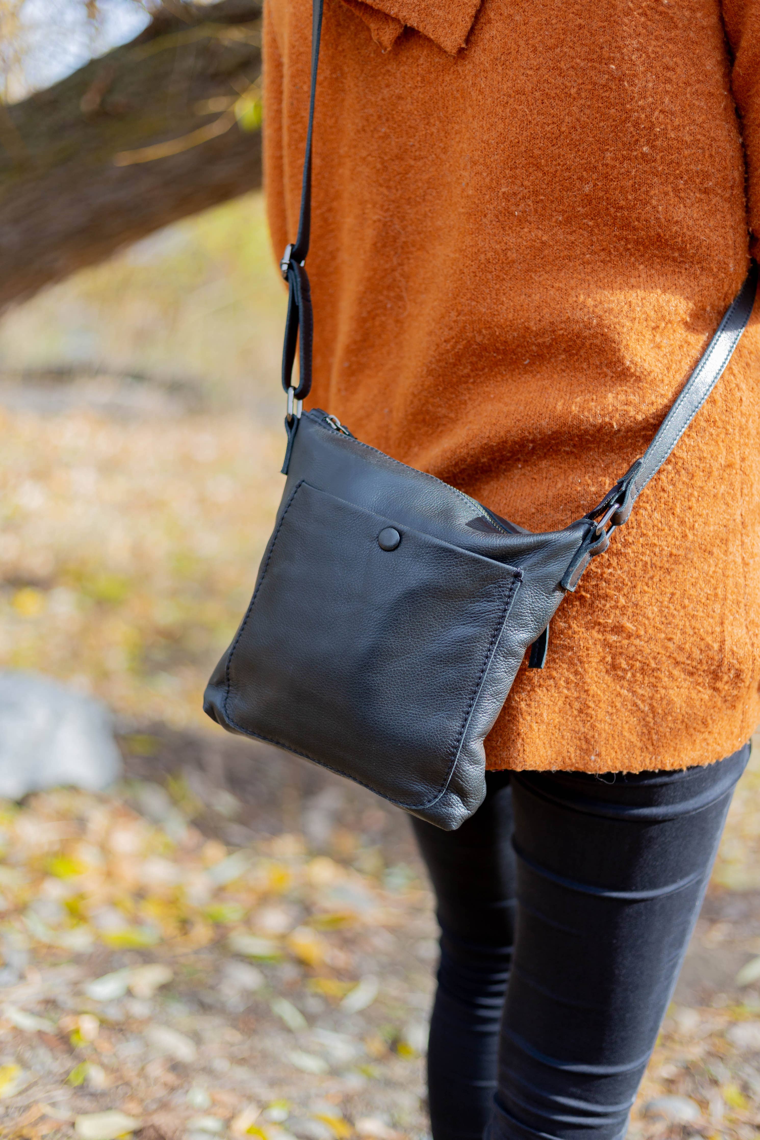 ISABELLA SMALL CROSSBODY BAG - Out of the Blue