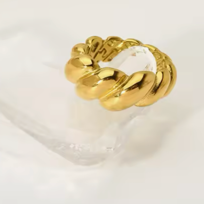 Croissant Rope Chunky Ring - Out of the Blue