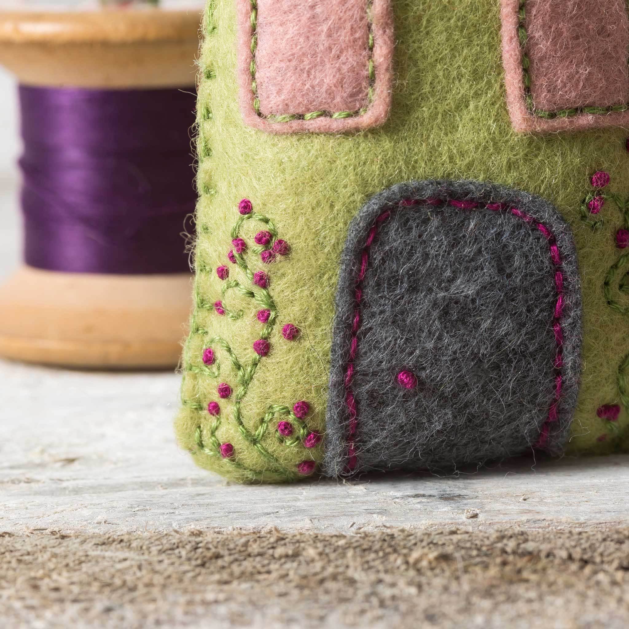 Lavender Houses Felt Craft Kit: English - Out of the Blue