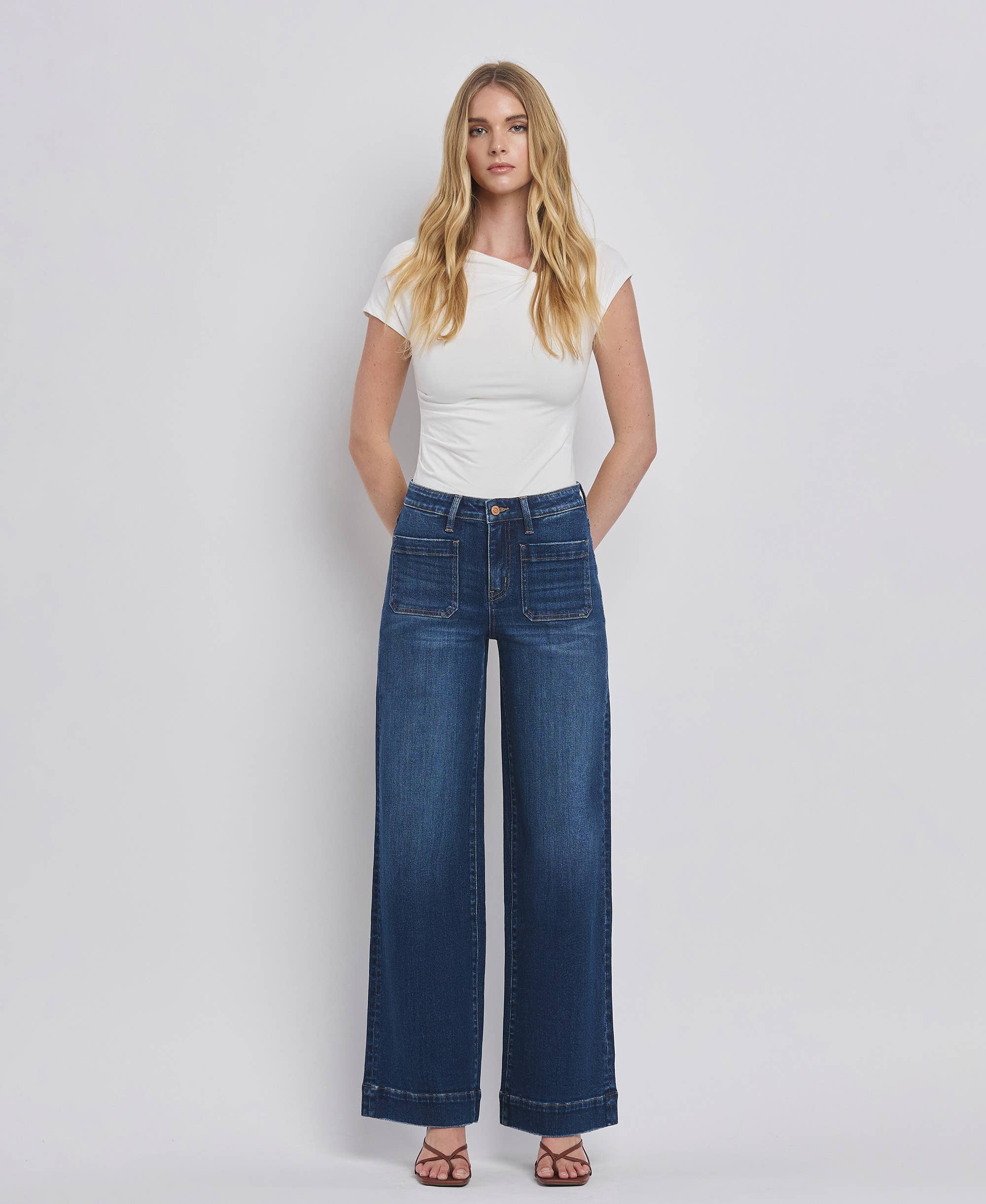 PATCH POCKET JEANS