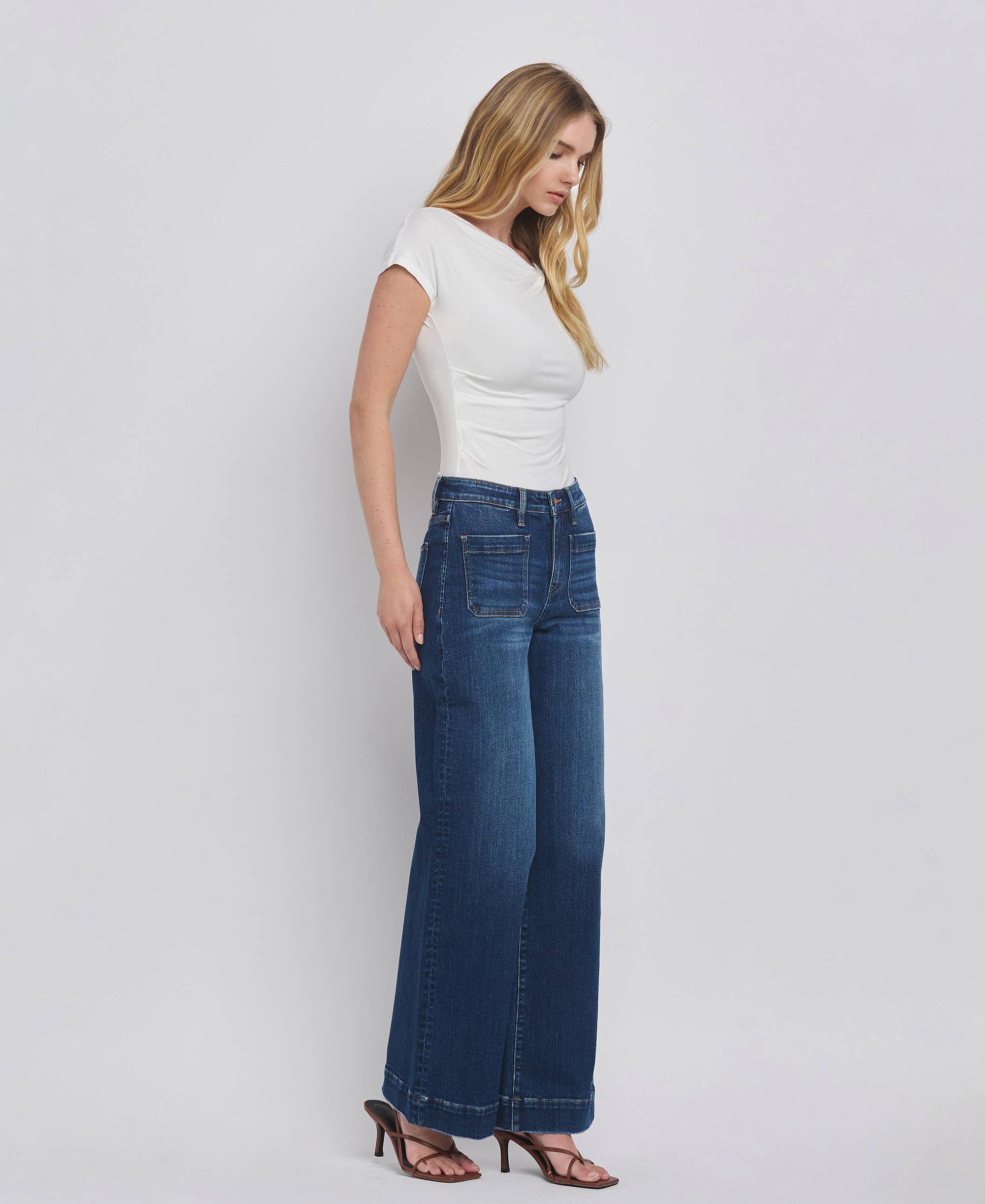 PATCH POCKET JEANS