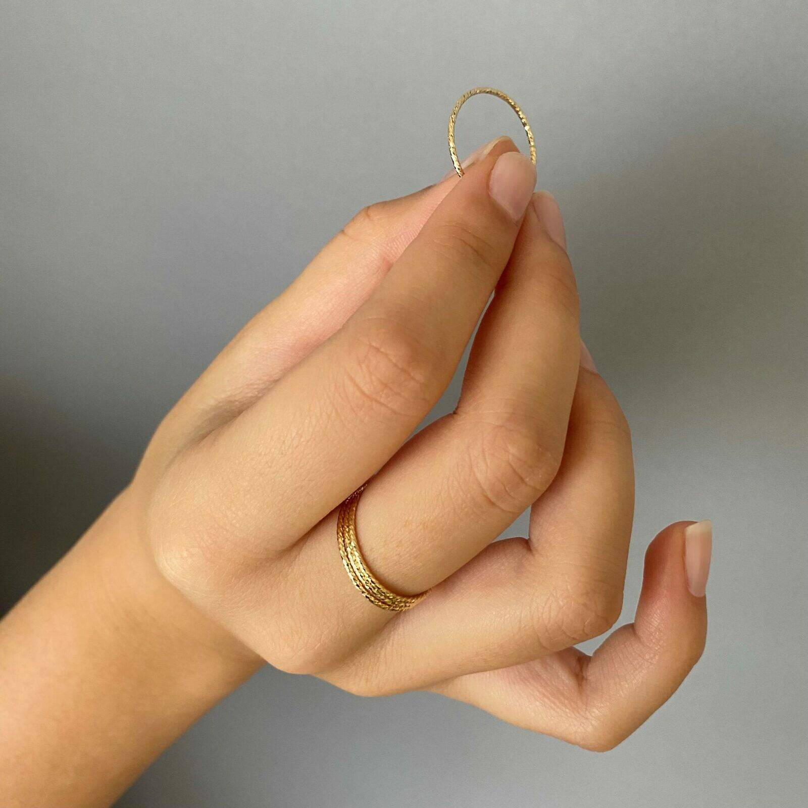 SPARKLE TWIST RING - Out of the Blue