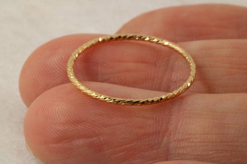 SPARKLE TWIST RING - Out of the Blue