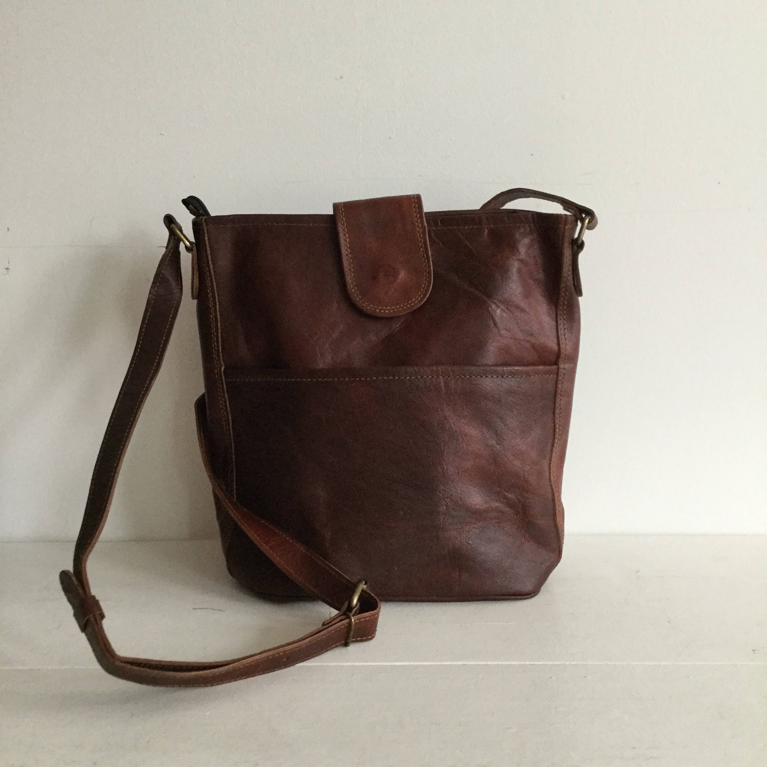 10" LEATHER BUCKET BAG - Out of the Blue