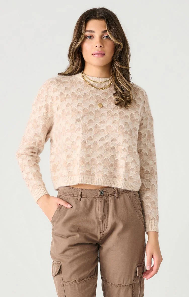 SCALLOPED STITCH SWEATER