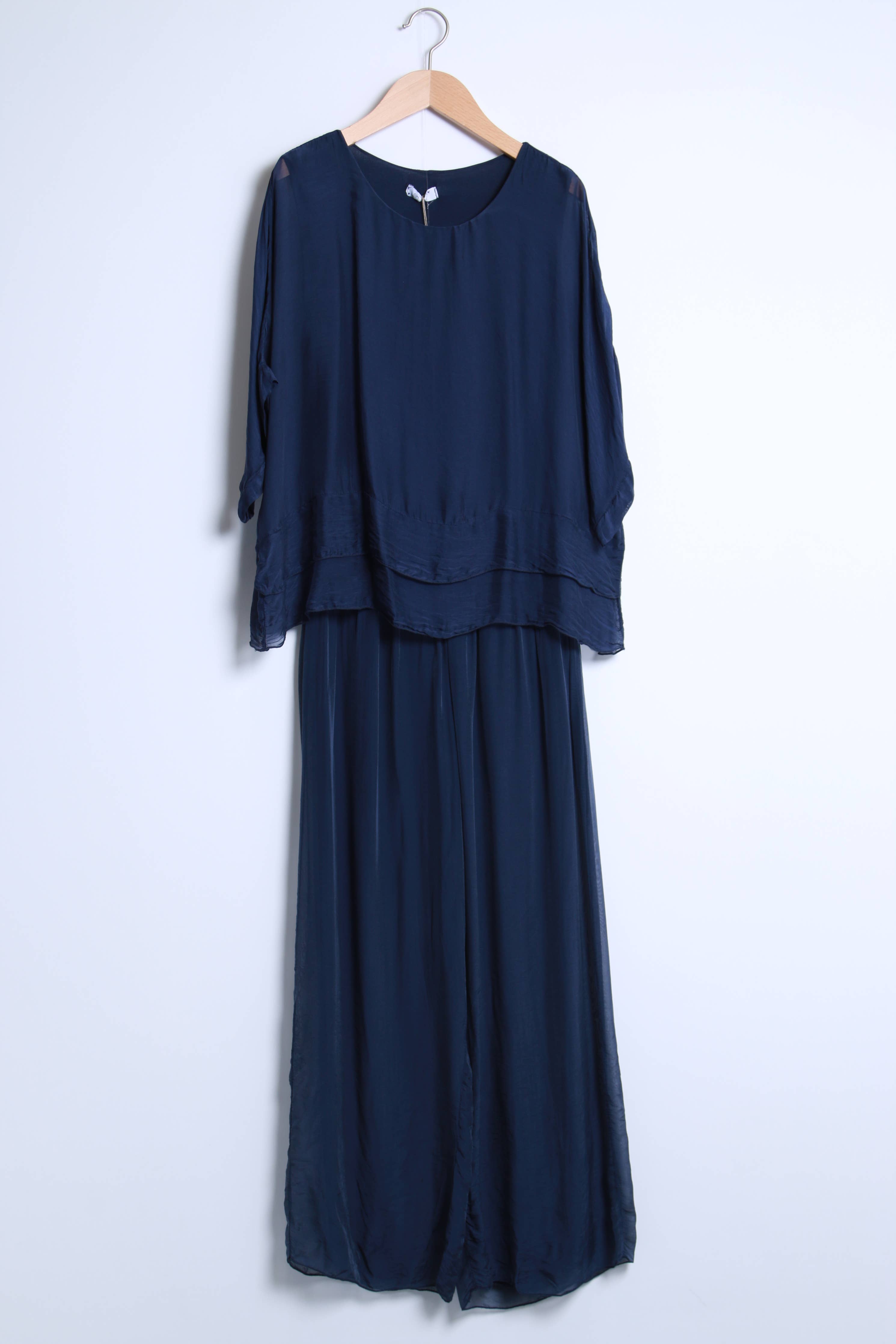 Loose blouse with 3/4 sleeves and layered hem 50529 - Out of the Blue
