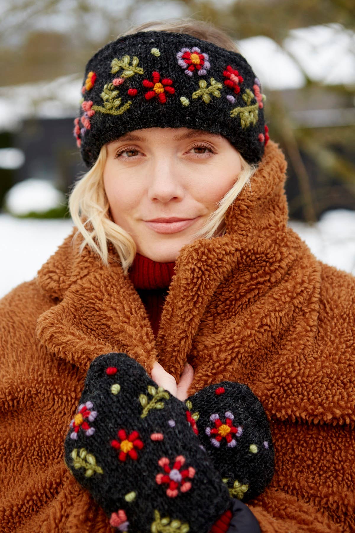 Embroidered Flowers Headband