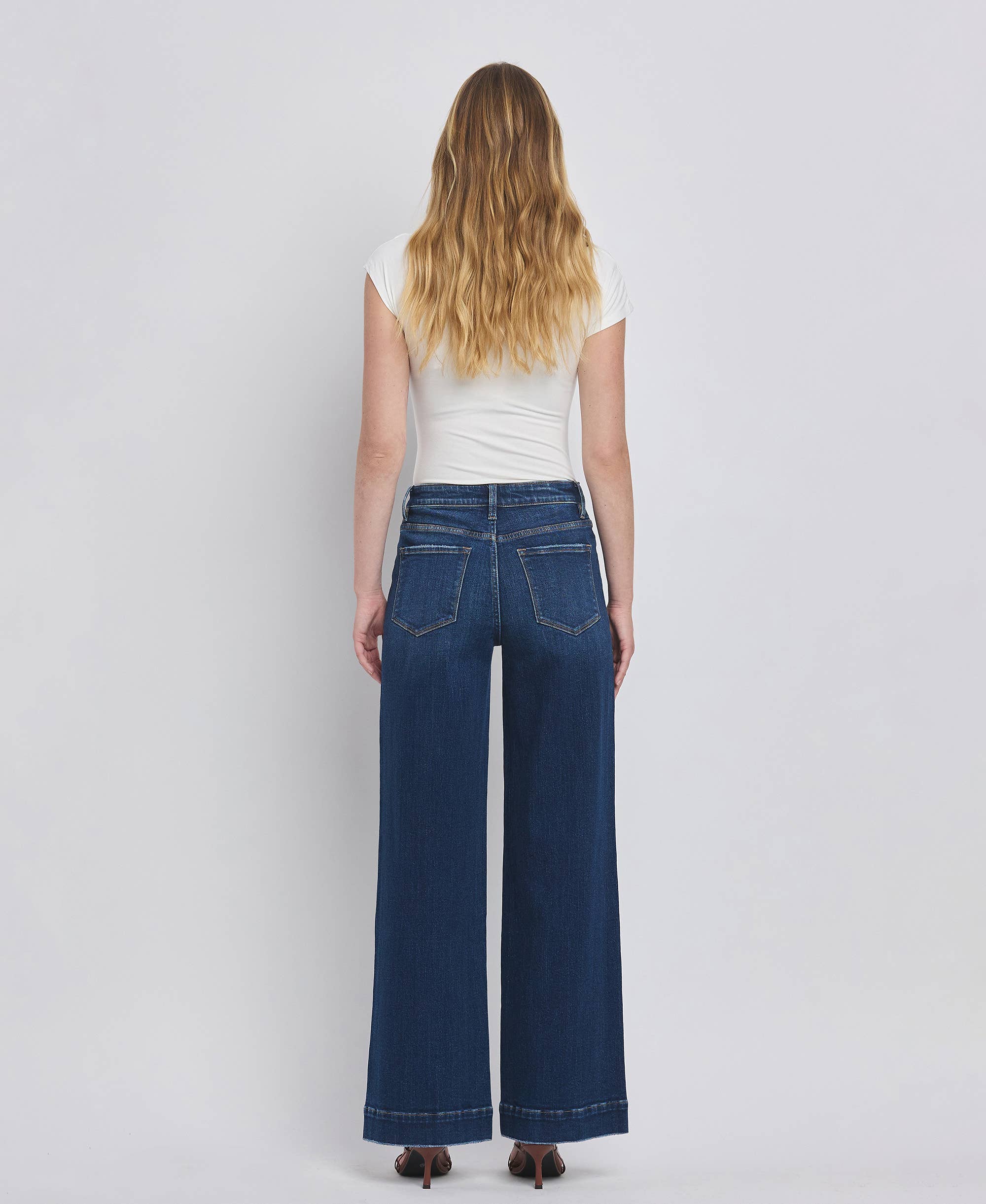 PATCH POCKET  JEANS