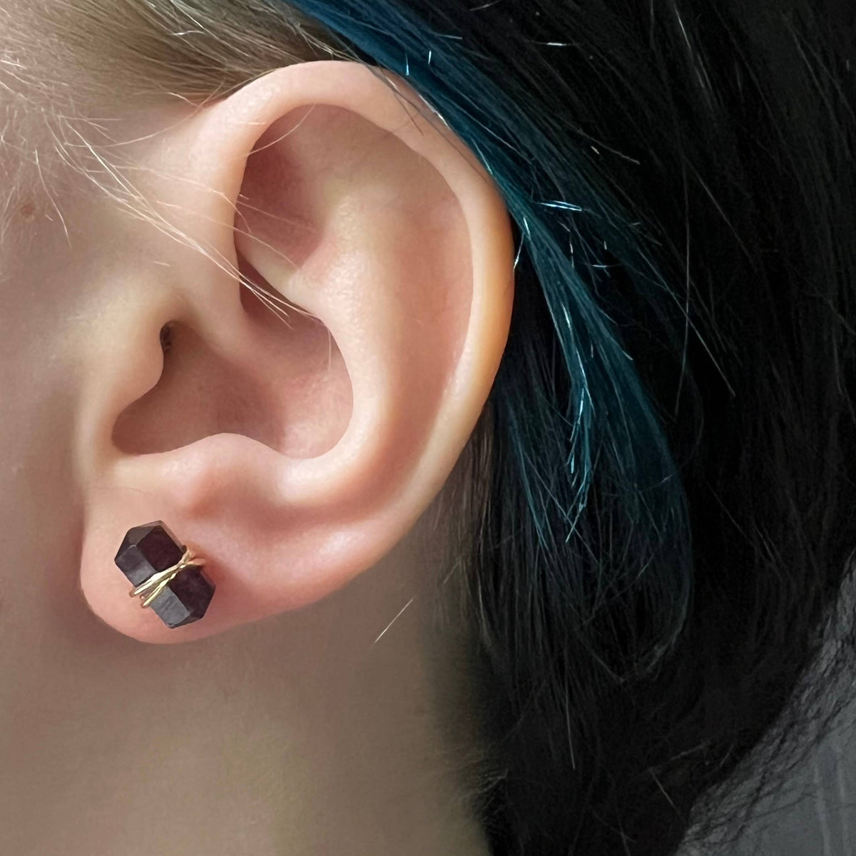 Wire Wrapped Stud