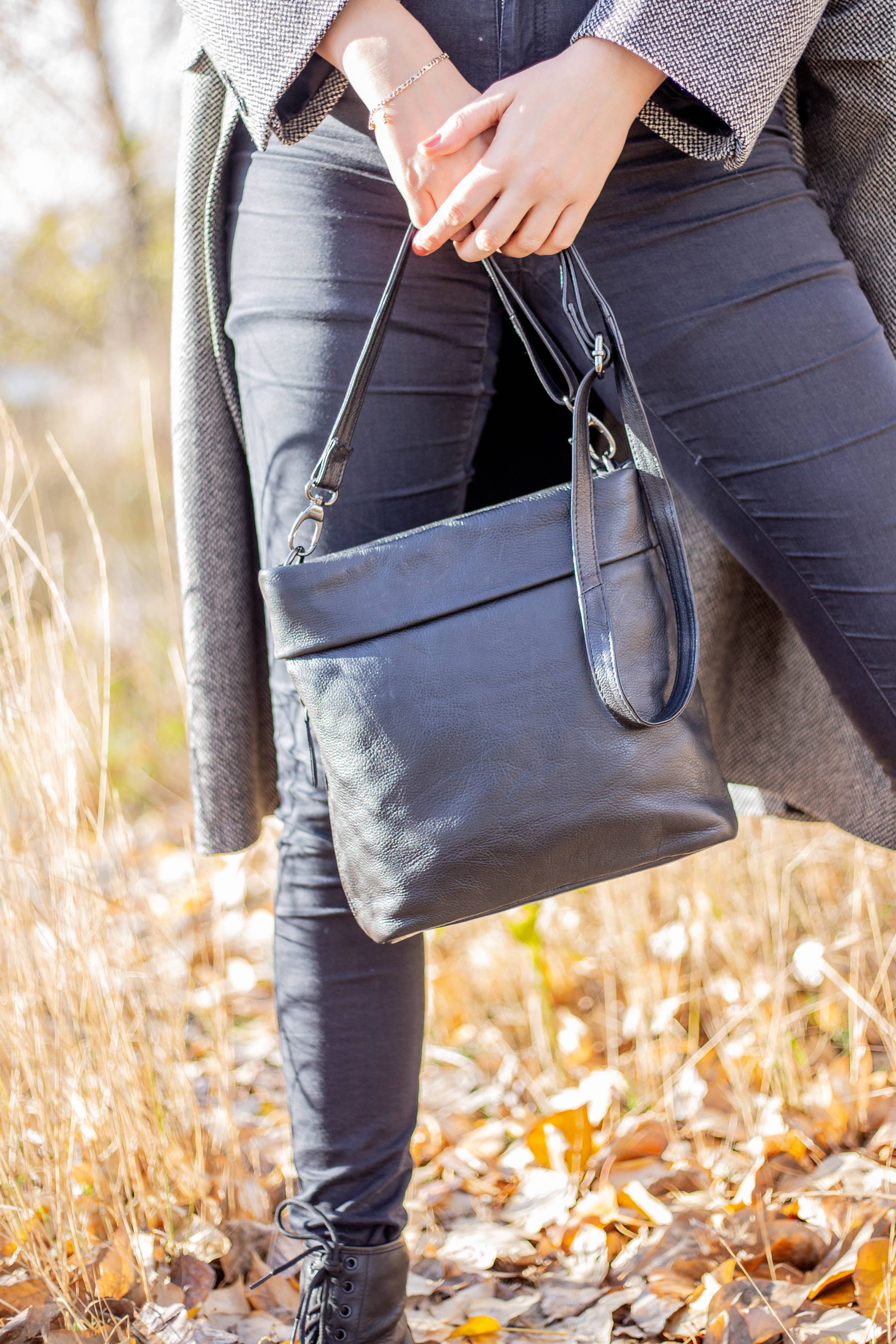 BELLA MINIMALIST CROSSBODY - Out of the Blue