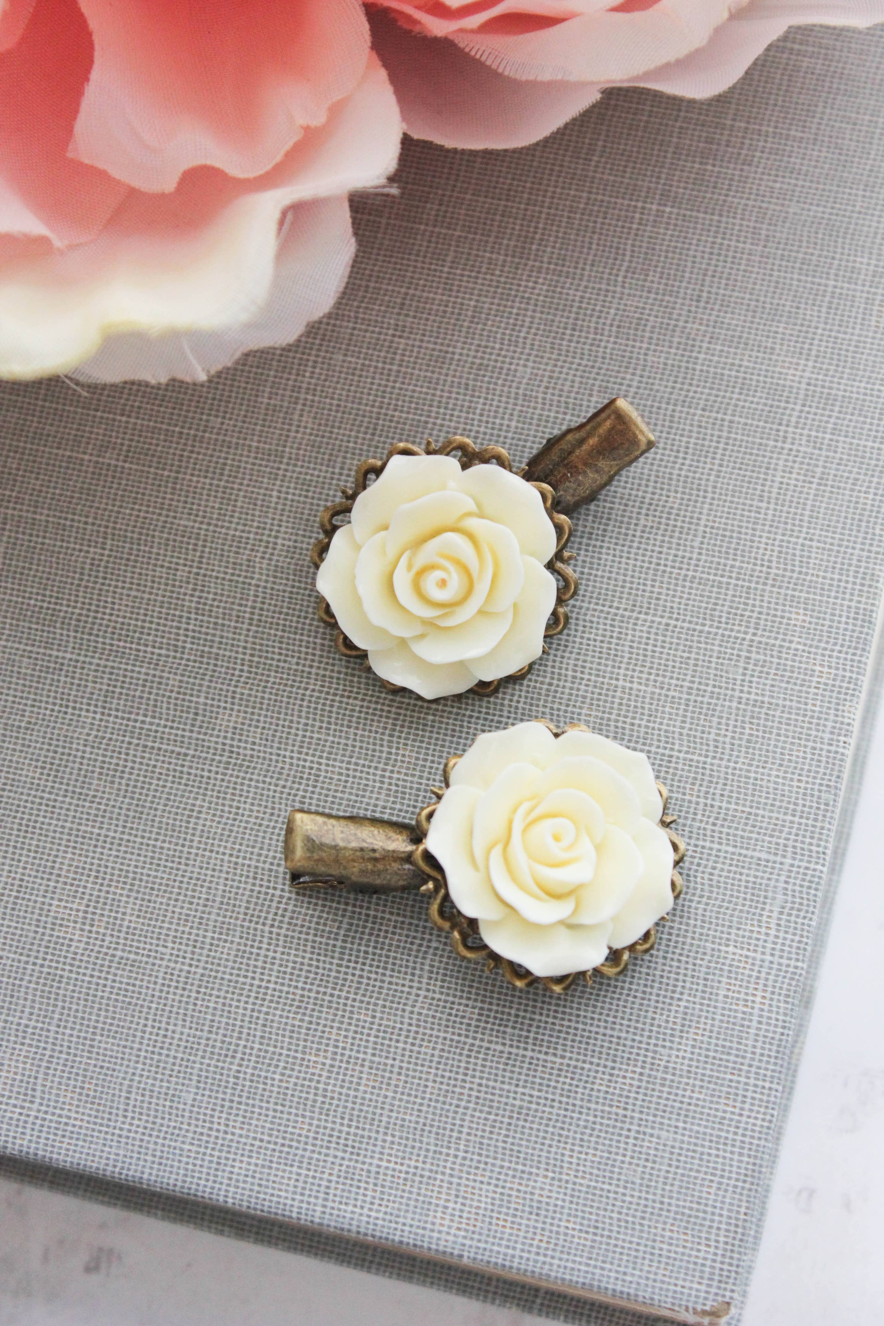 White Daisy Alligator Hair Clips - Two Piece