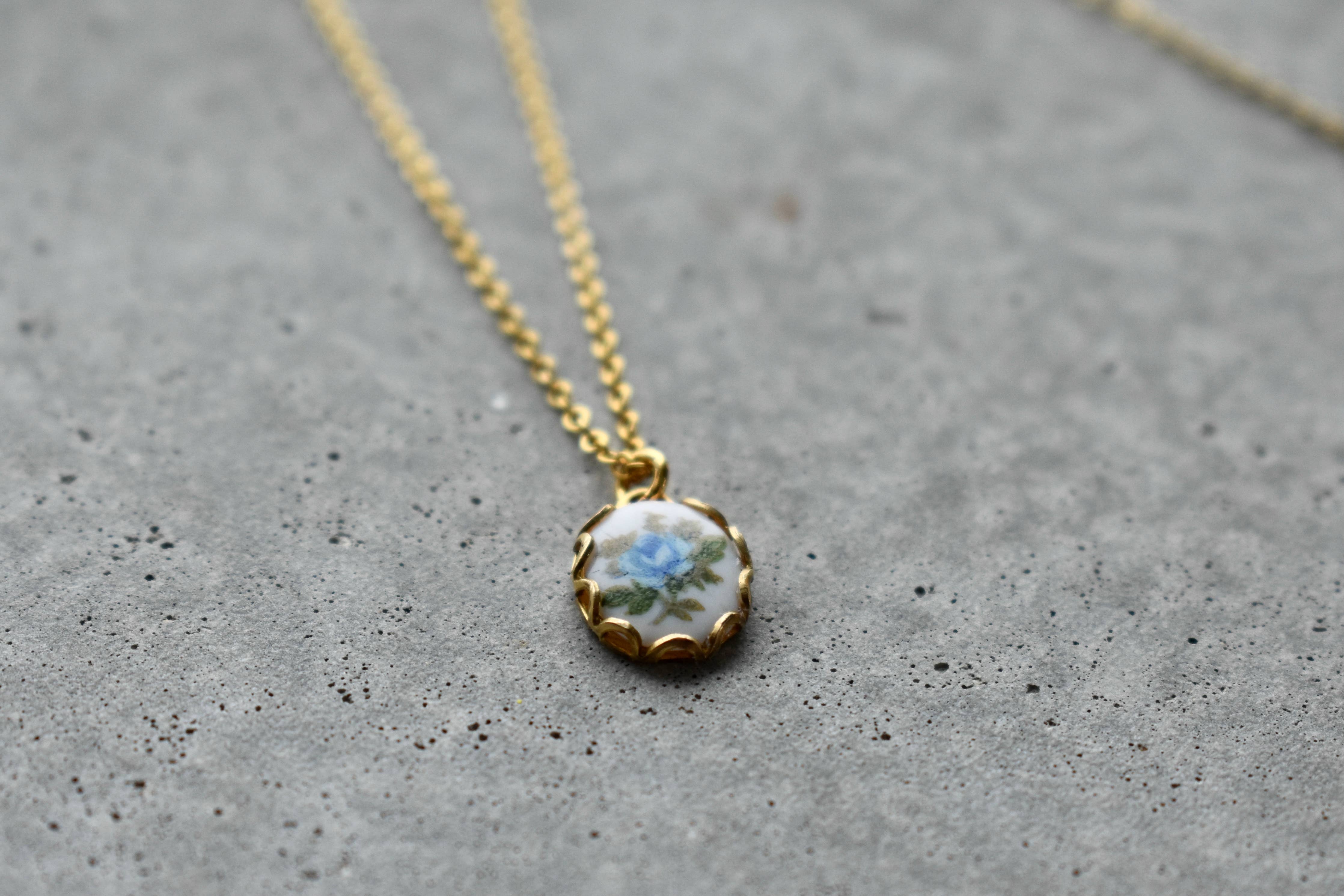 60's Vintage Floral Necklace