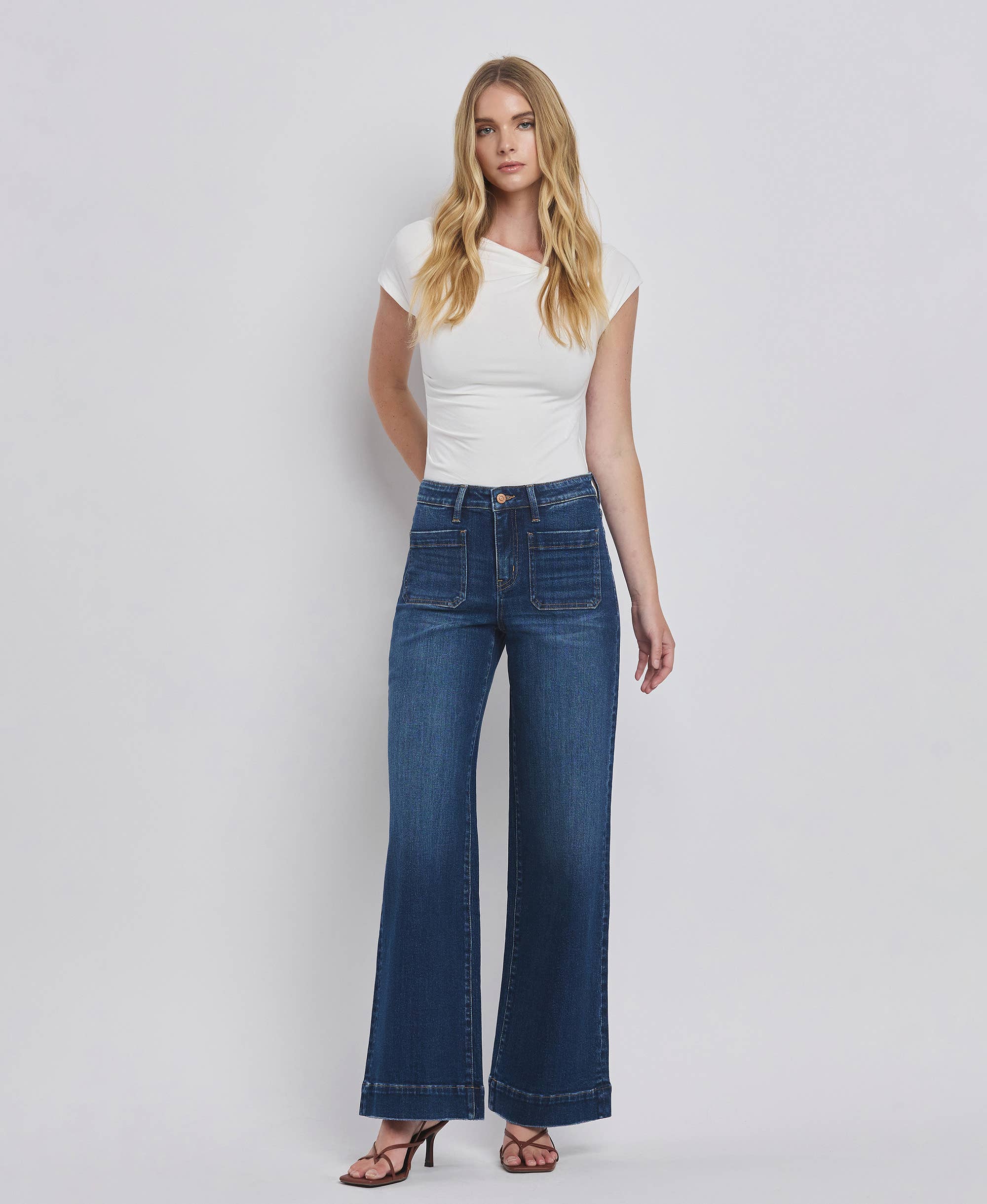 PATCH POCKET  JEANS