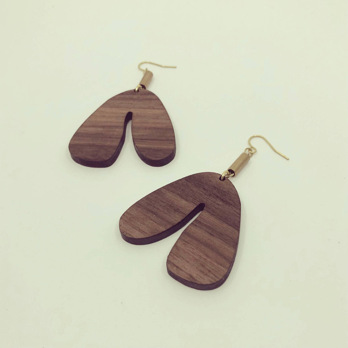 Loïte Ear Ring Walnut
