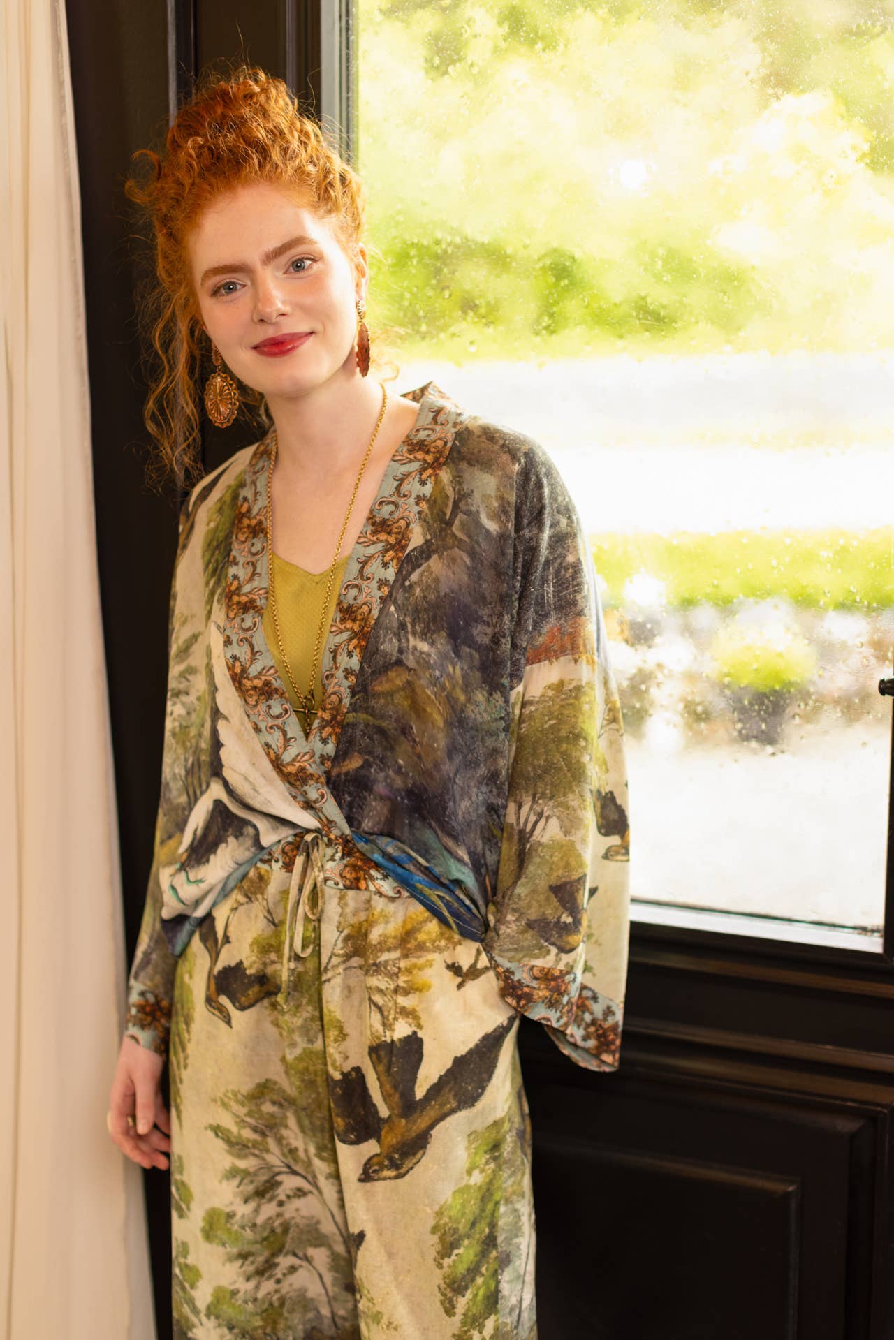 Theatre of Dreams Pixie Duster Cropped Kimono w/ Swan - Out of the Blue