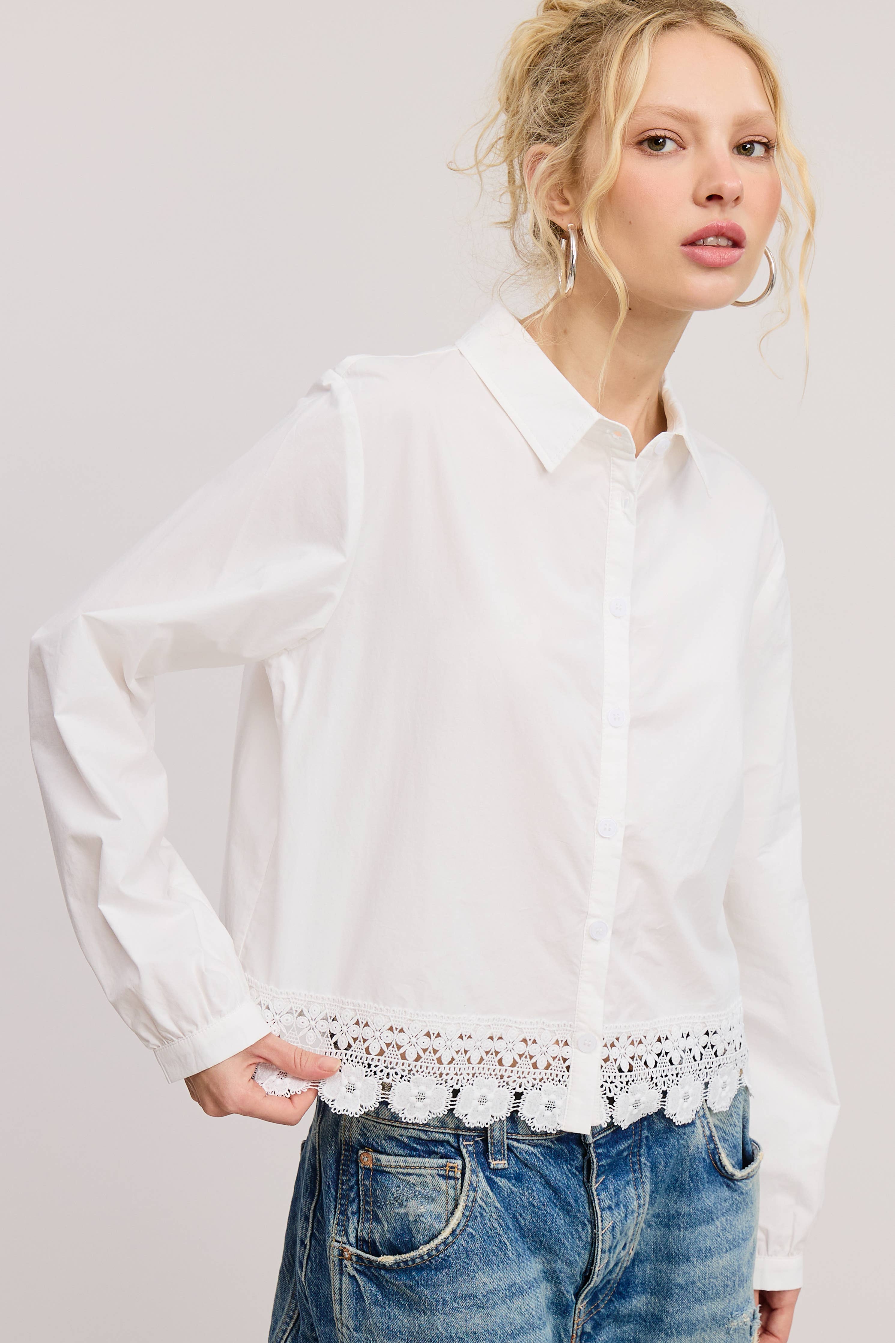 EYELET BLOUSE