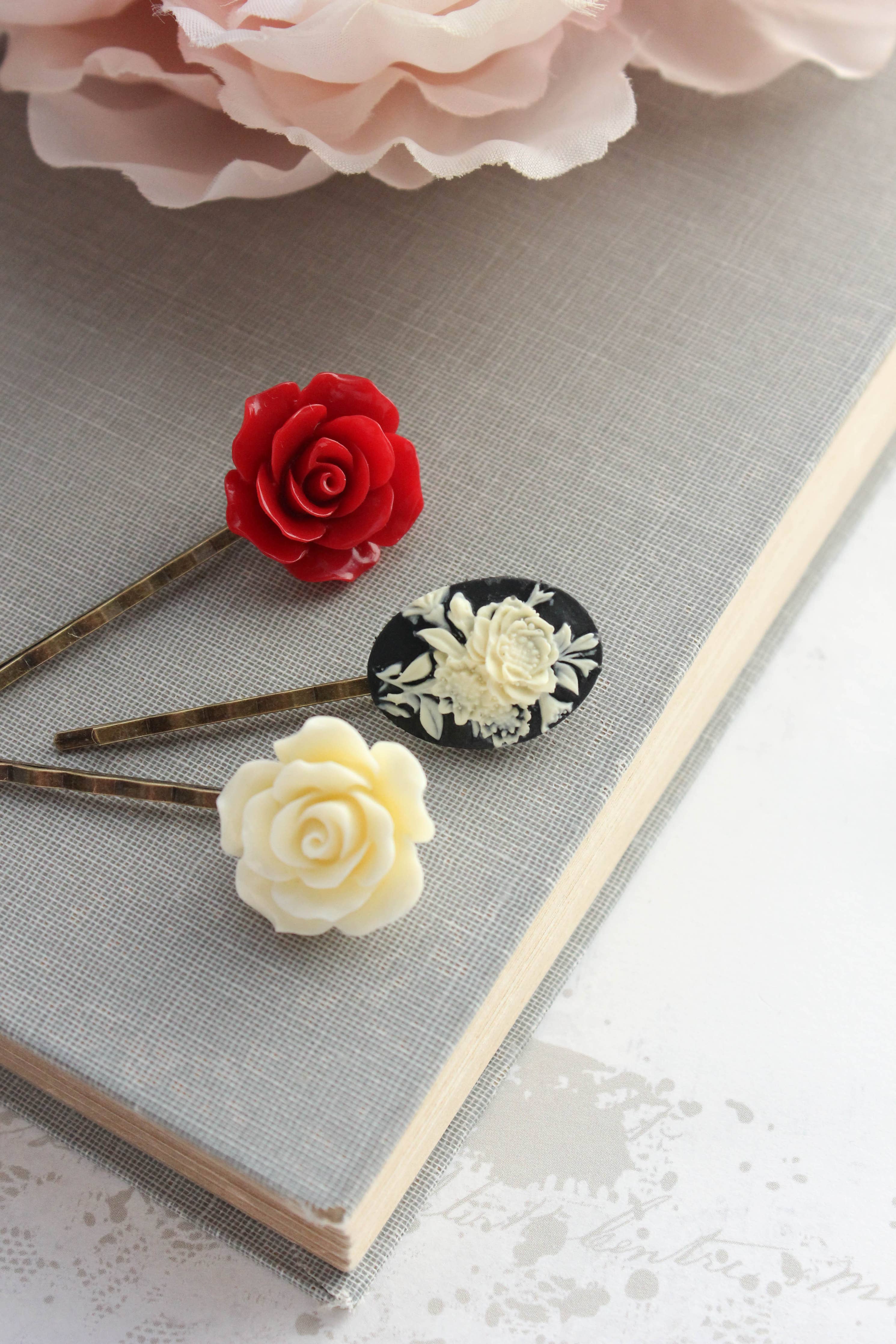 Cameo Floral Bobby Pin Set