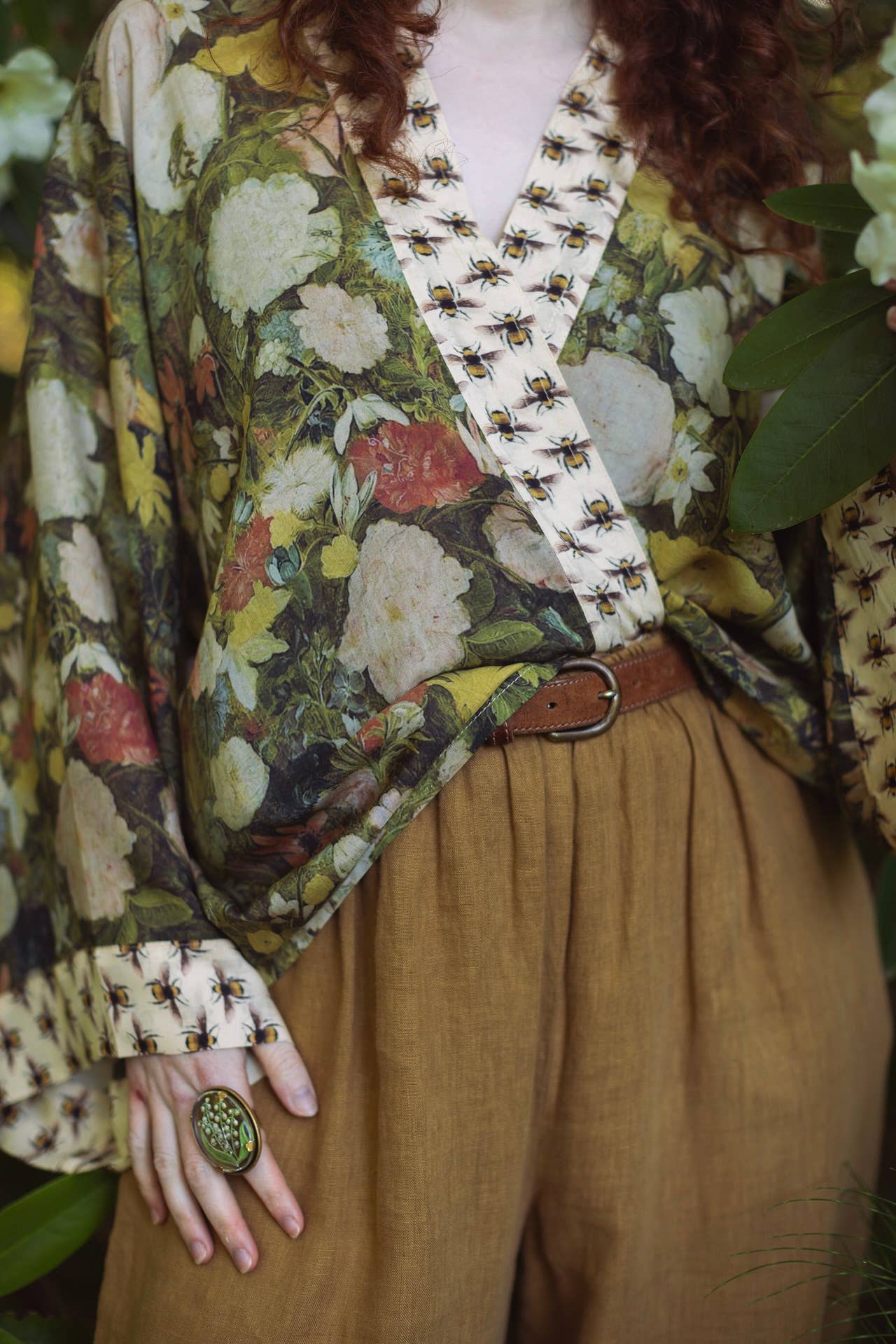 I Dream In Flowers Pixie Duster Cropped Kimono w/ Bees - Out of the Blue
