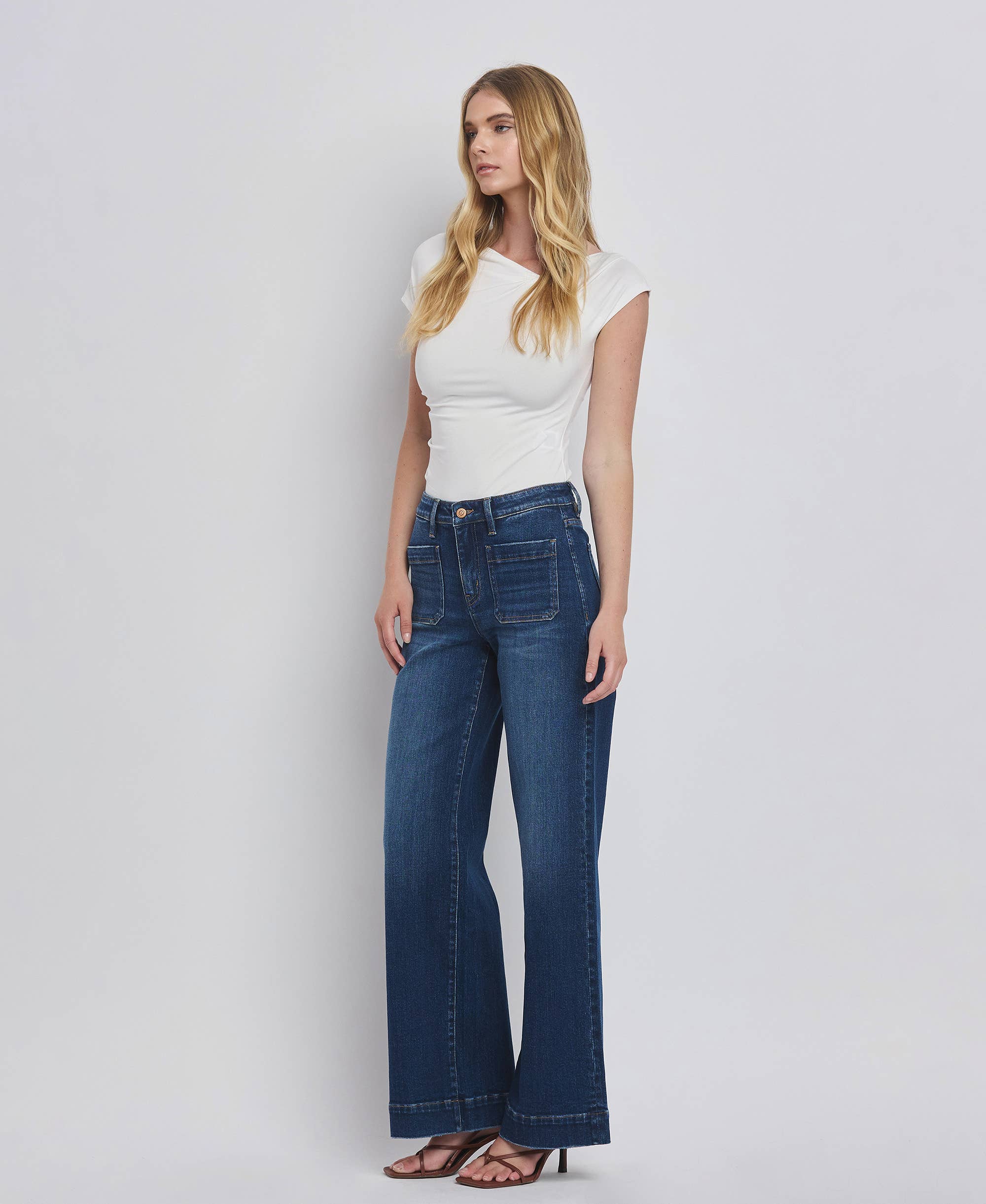 PATCH POCKET  JEANS