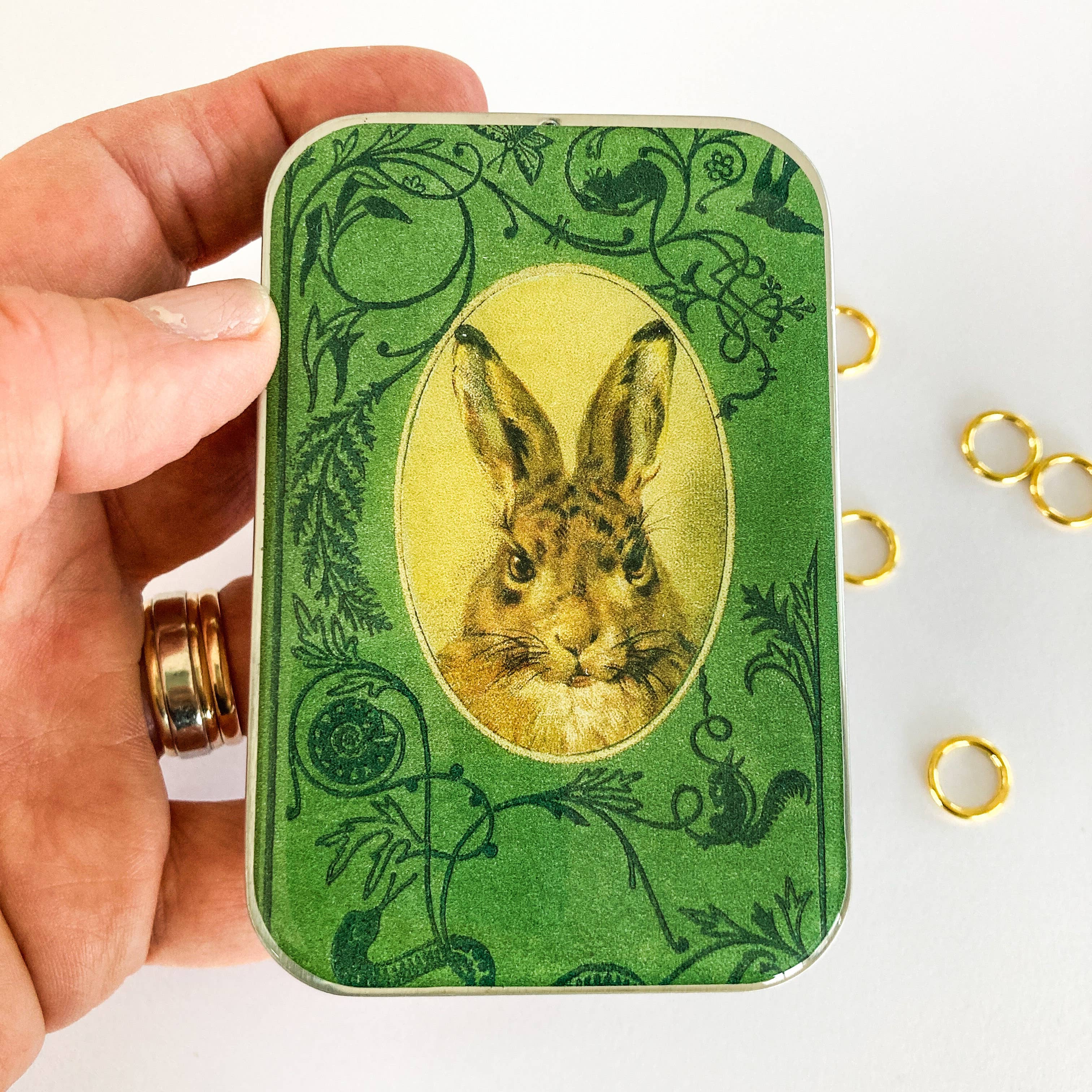 Bunny notions tin