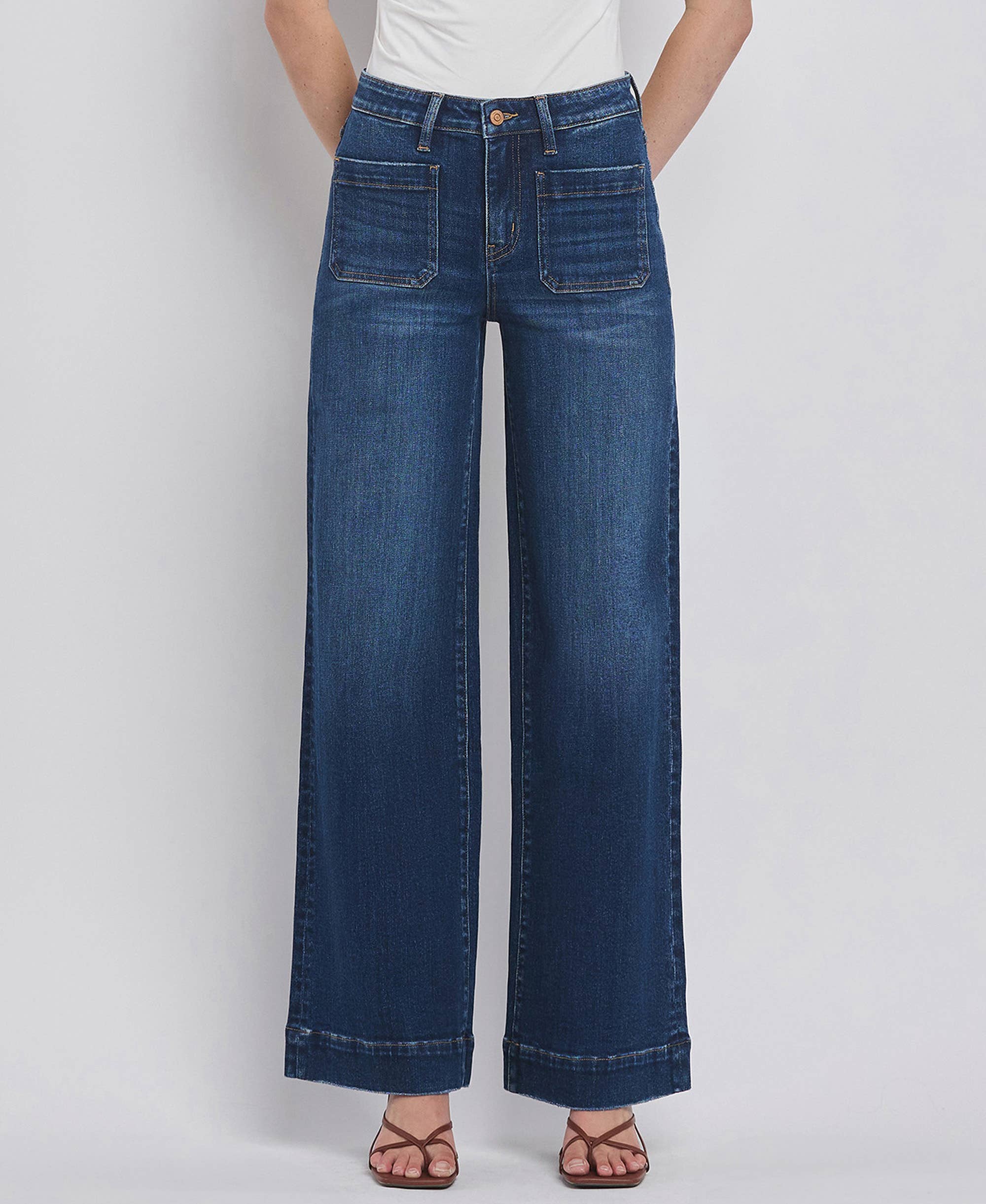 PATCH POCKET  JEANS