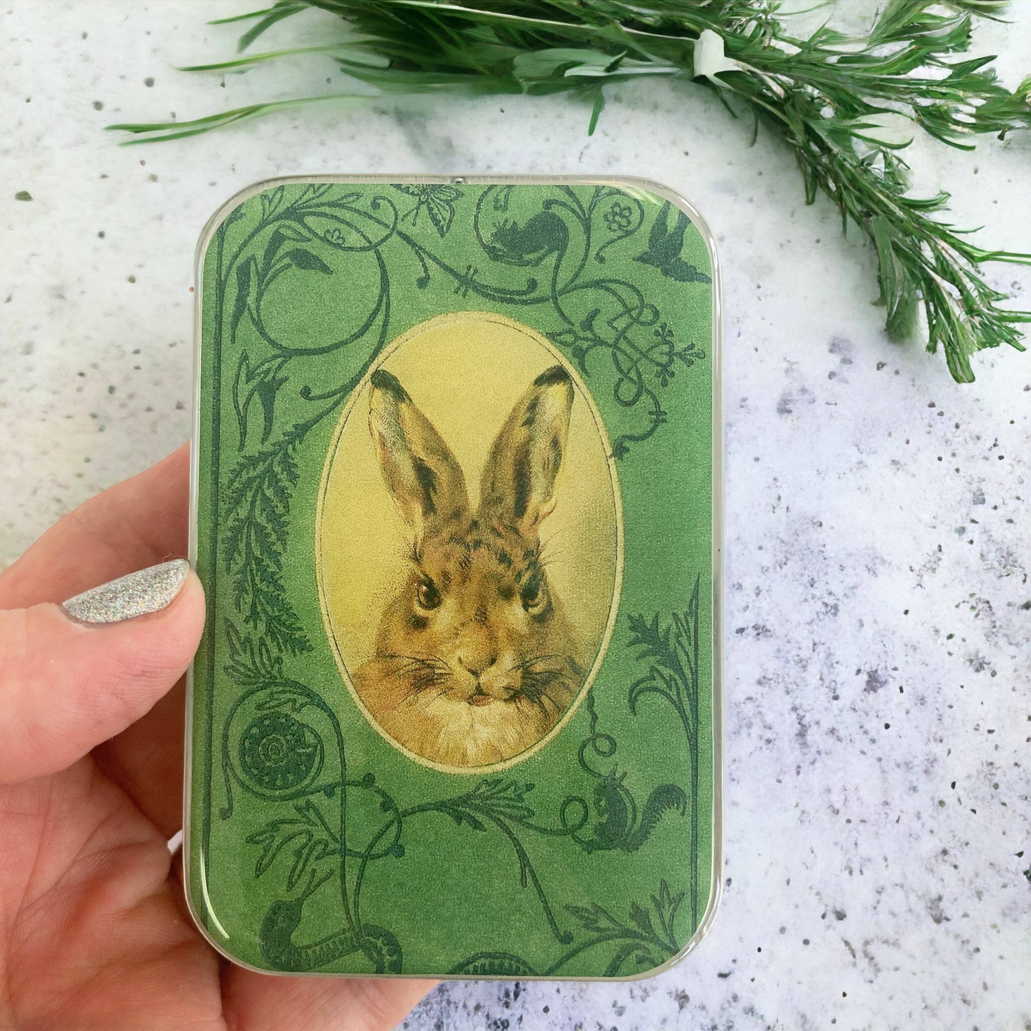 Bunny notions tin