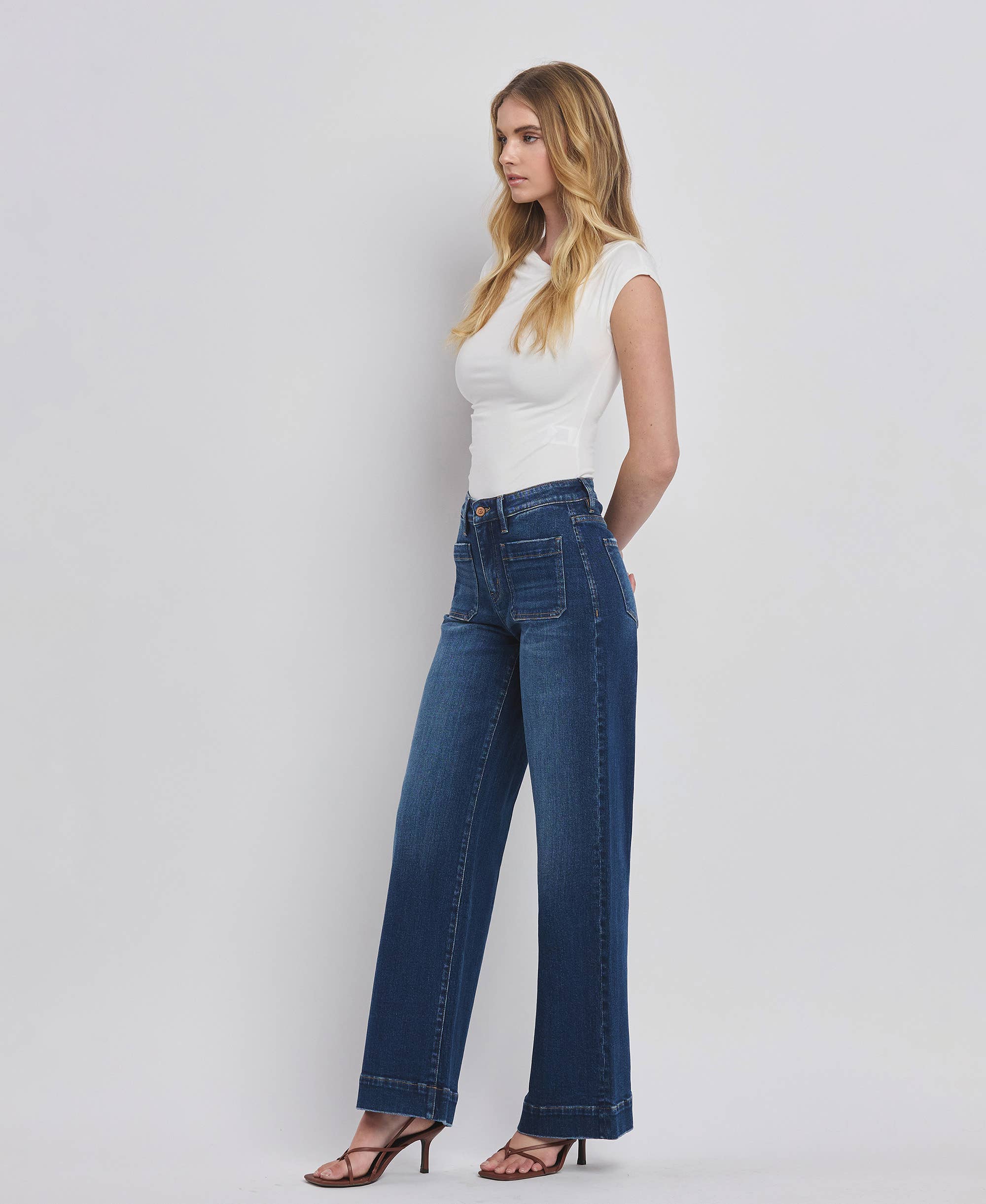 PATCH POCKET  JEANS