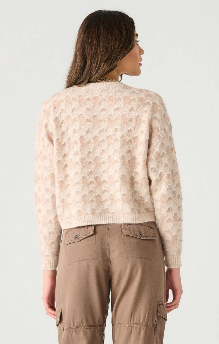 SCALLOPED STITCH SWEATER