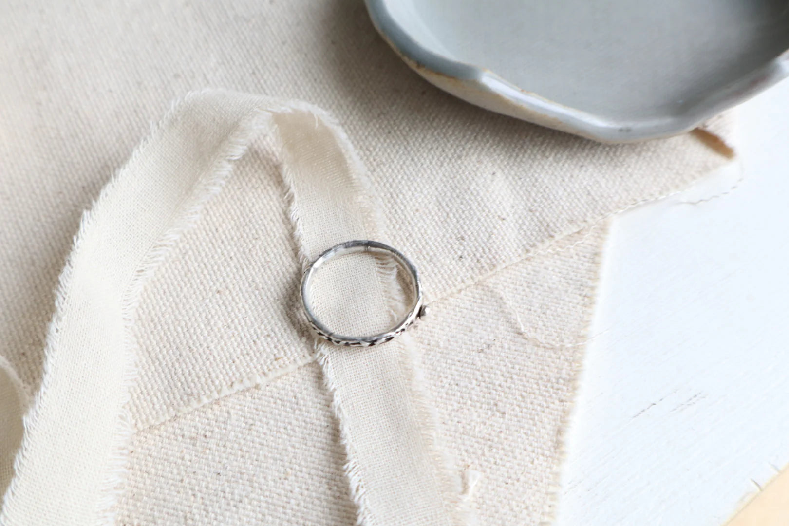 Twiggy Rings - Out of the Blue