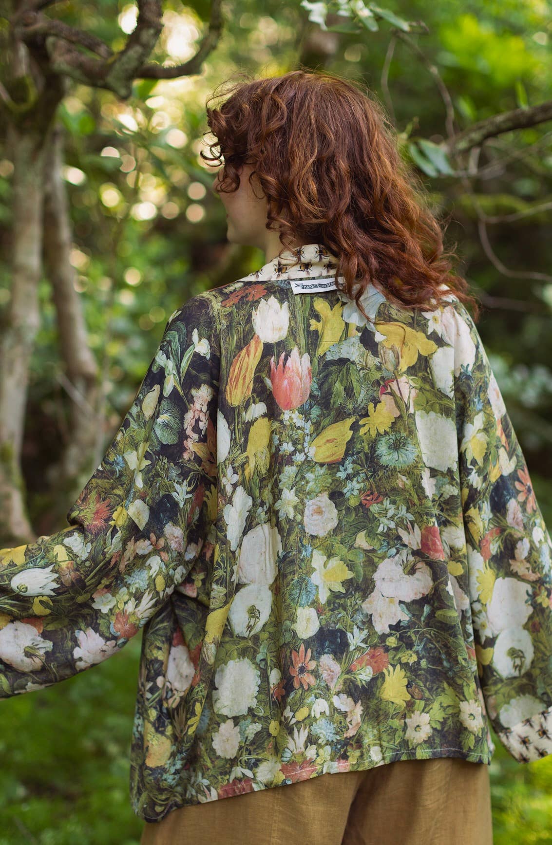 I Dream In Flowers Pixie Duster Cropped Kimono w/ Bees - Out of the Blue