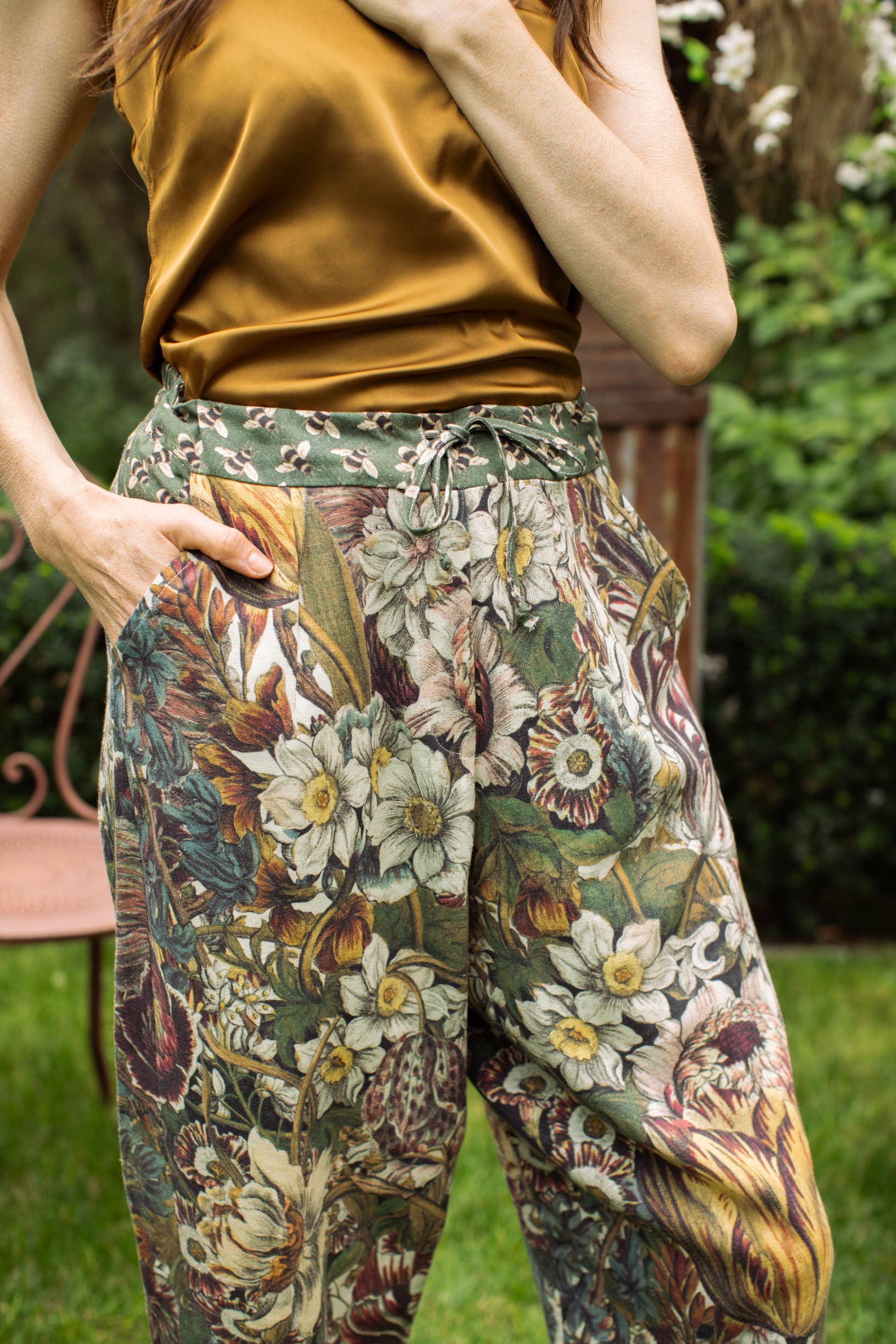 Love Grows Wild Boho Linen Bee Print Cropped Artist Pants - Out of the Blue