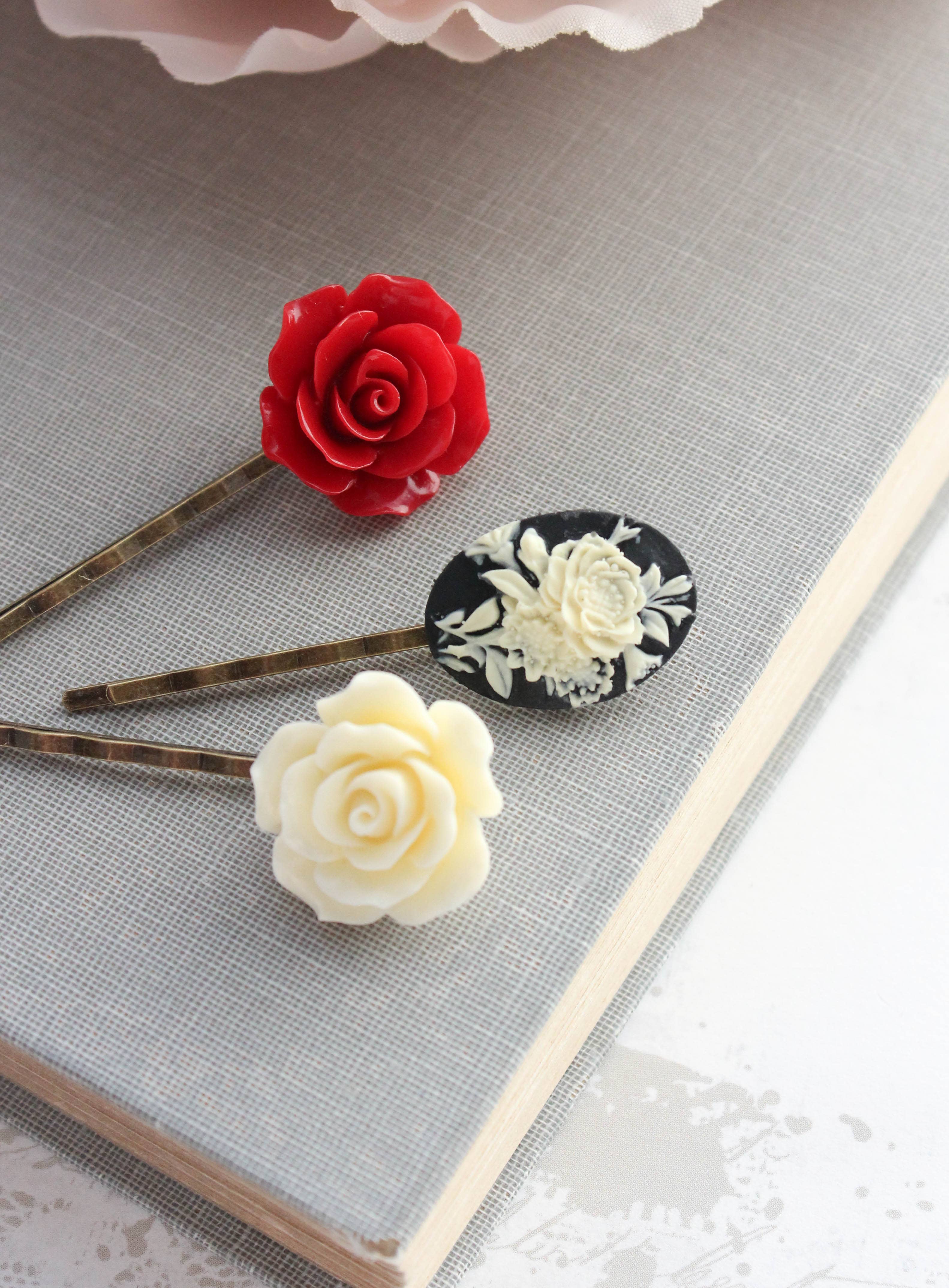 Cameo Floral Bobby Pin Set