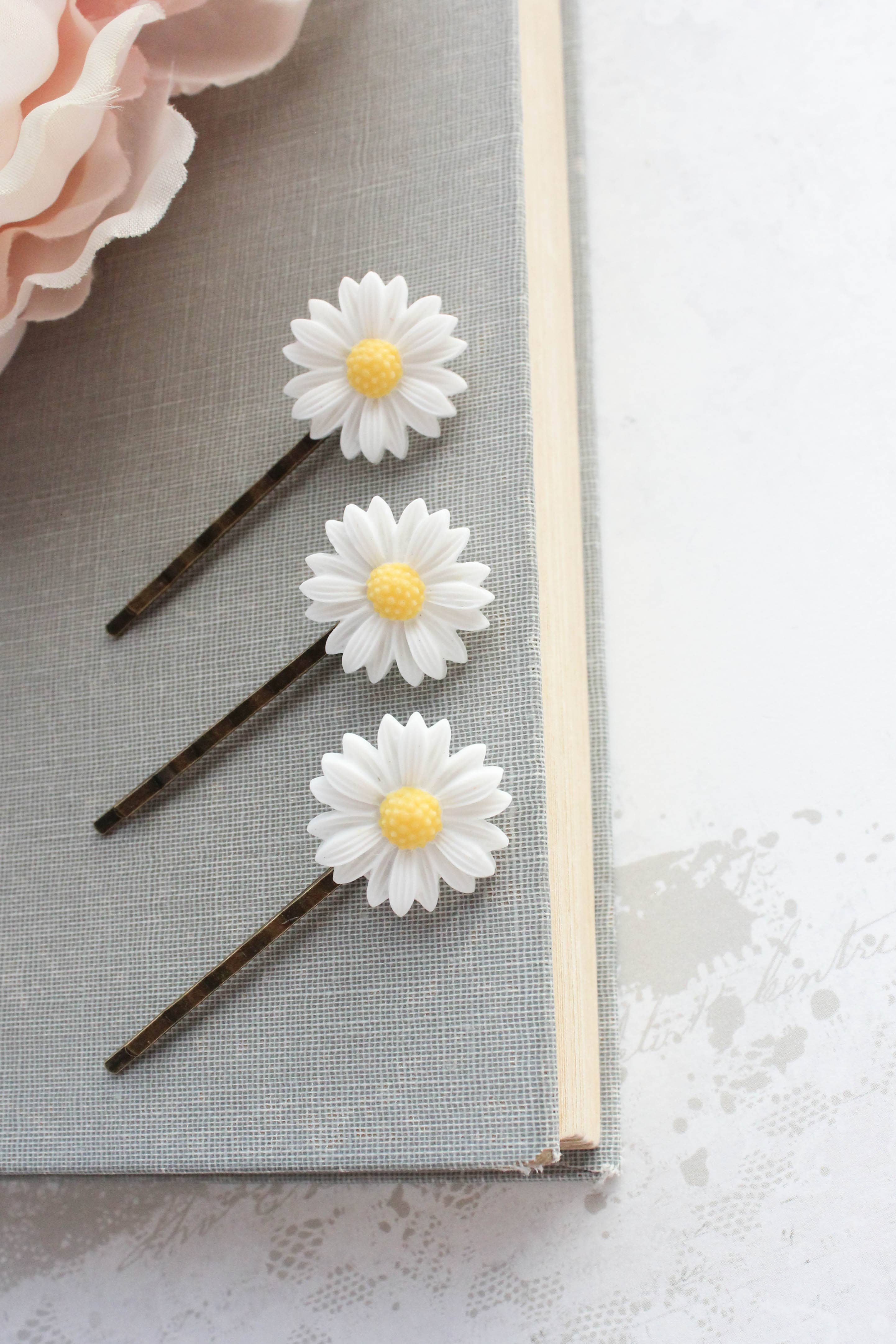 Daisy Bobby Pin Set