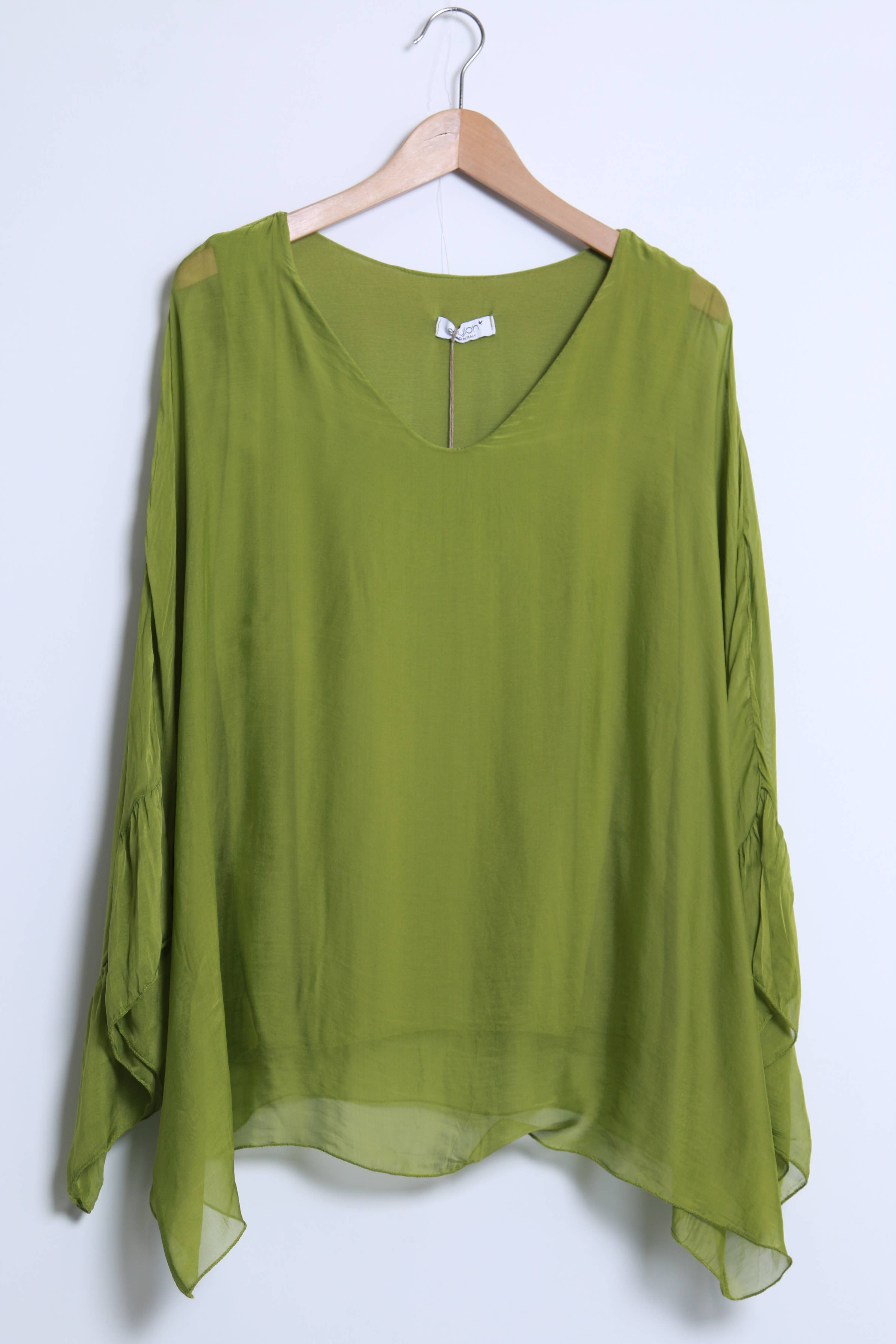 Loose fluid blouse with long sleeves and V-neck 15806 - Out of the Blue
