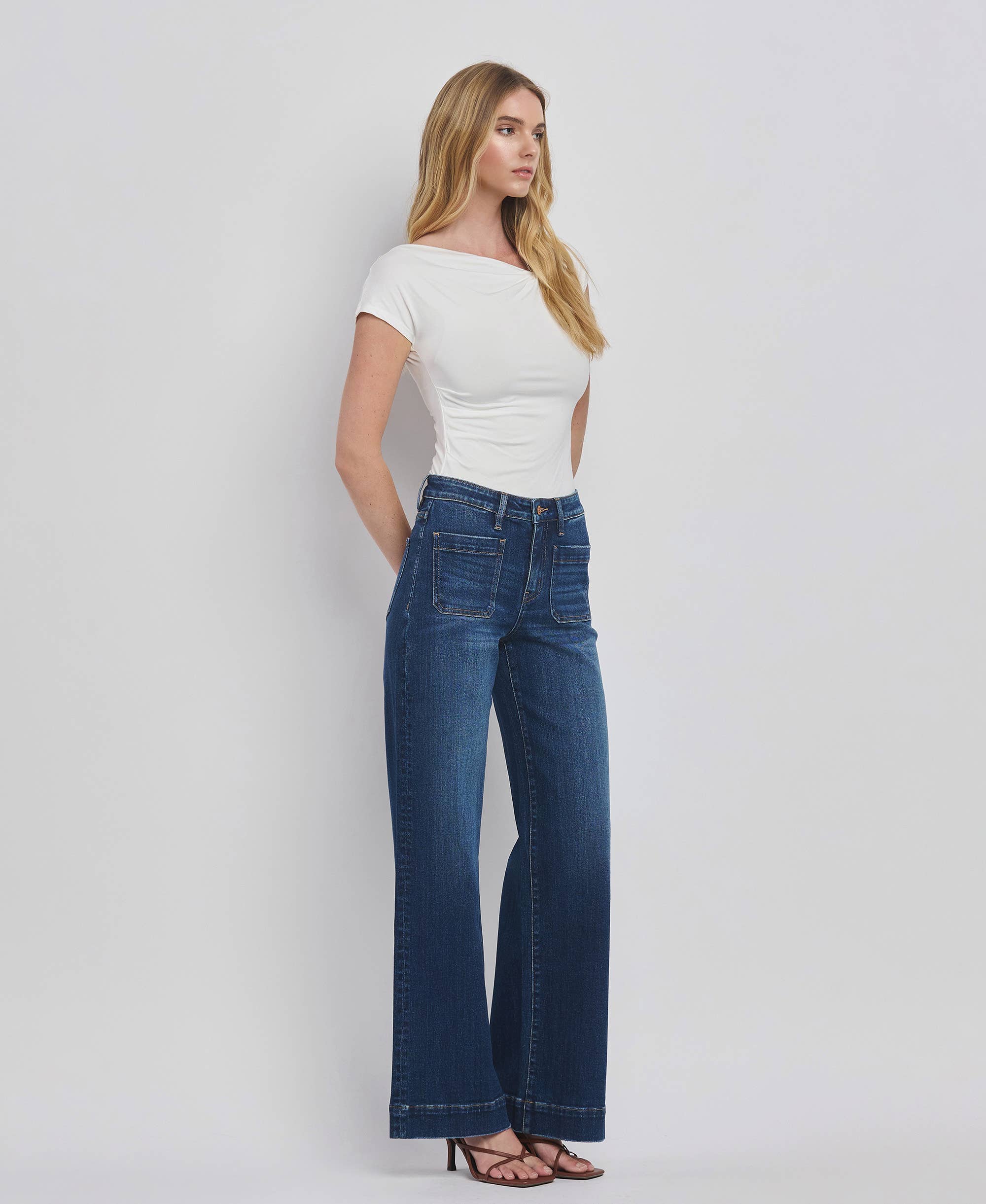 PATCH POCKET  JEANS